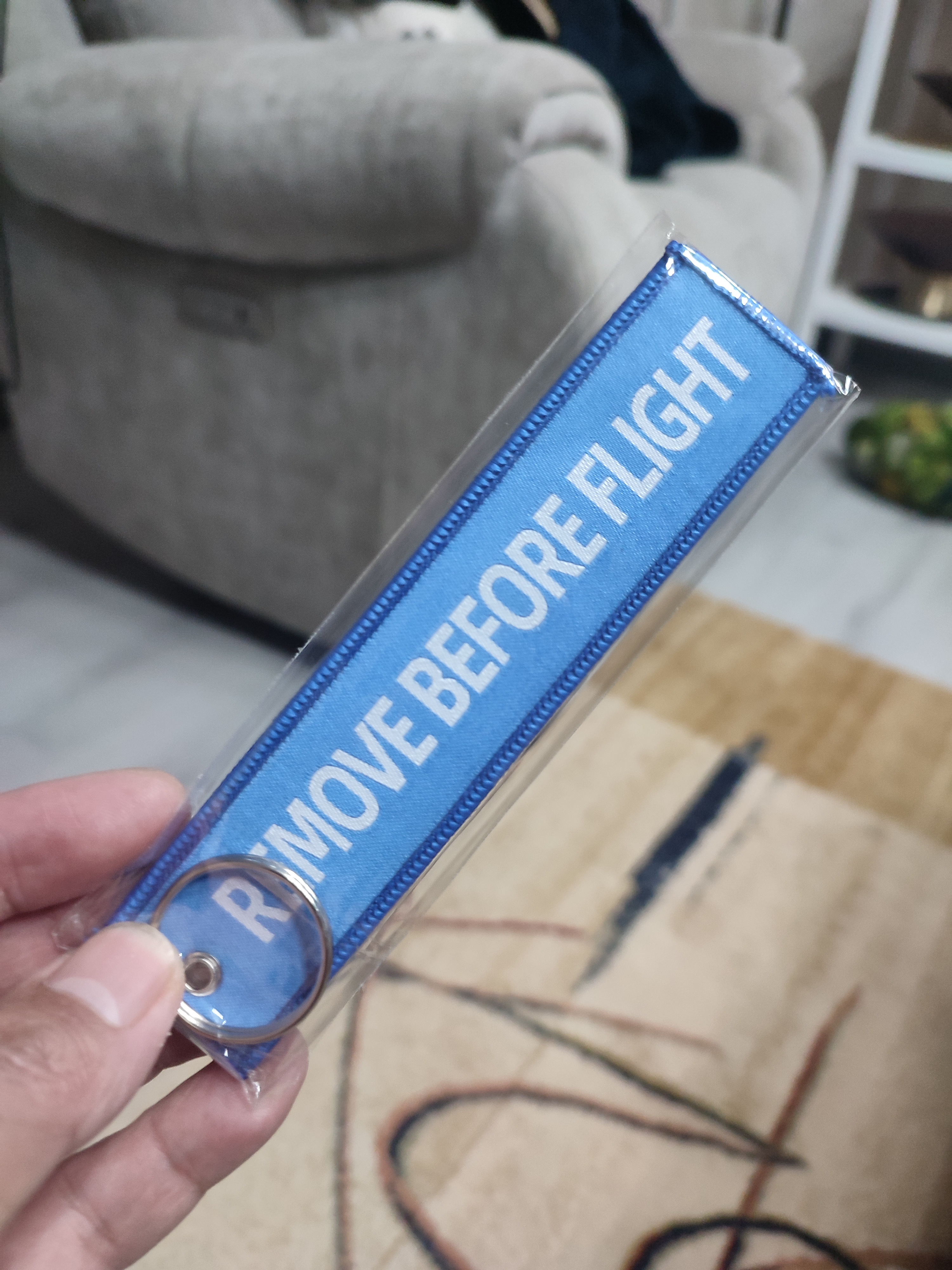Aviatsiya remuvka breloki - Uzbekistan Airports kompaniyasi, 3х14 sm, matodan ishlangan