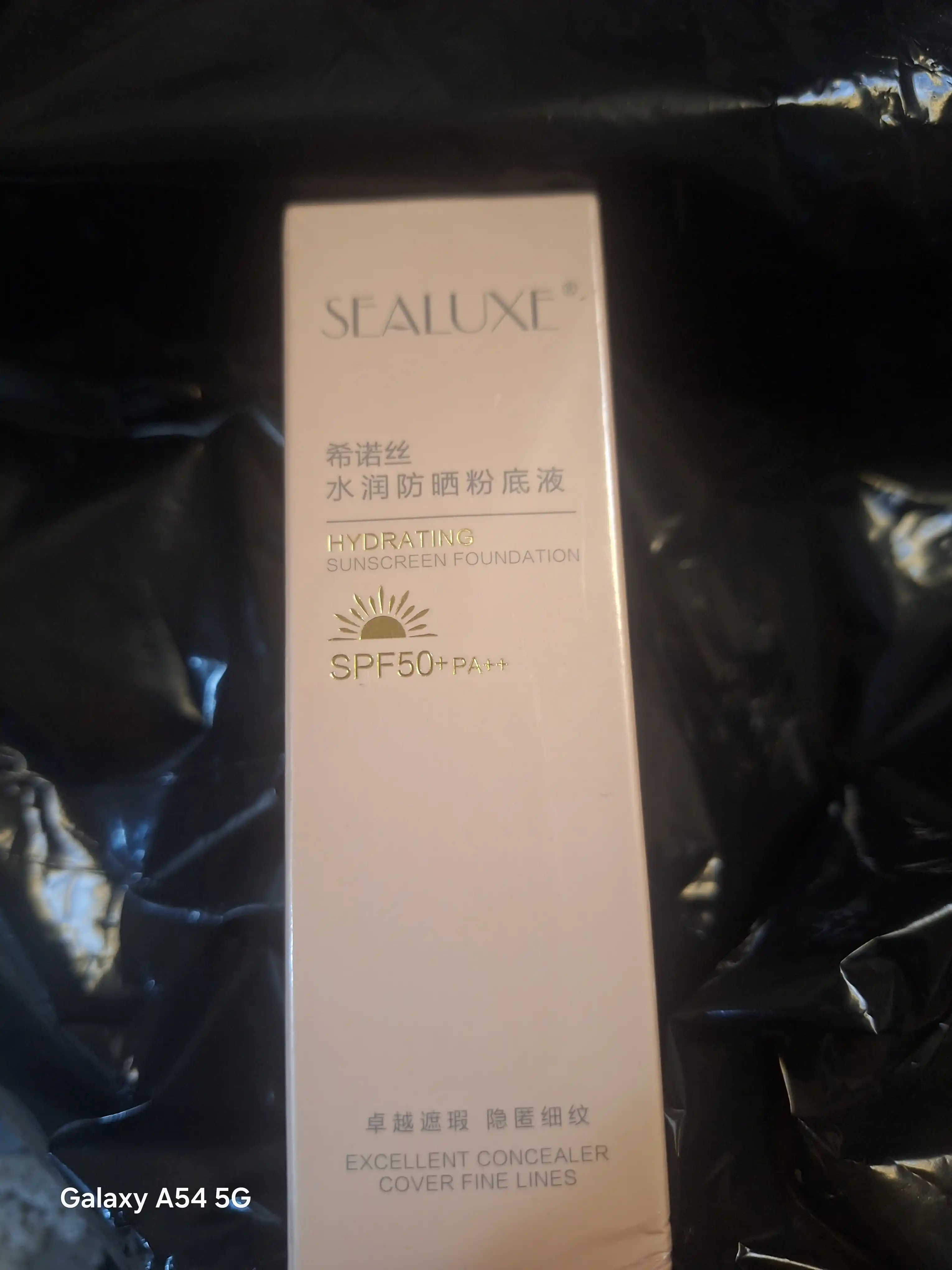 Sealuxe SPF50+ quyoshdan himoyalovchi namlantiruvchi tonal krem
