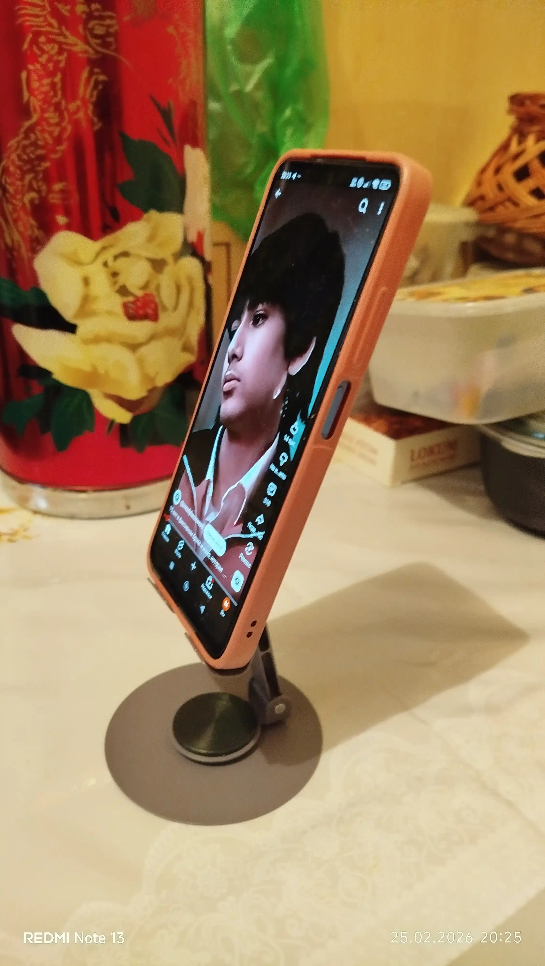 Telefon va planshetlar uchun 360 gradusga buriladigan metall tutqich, telefon pastafka