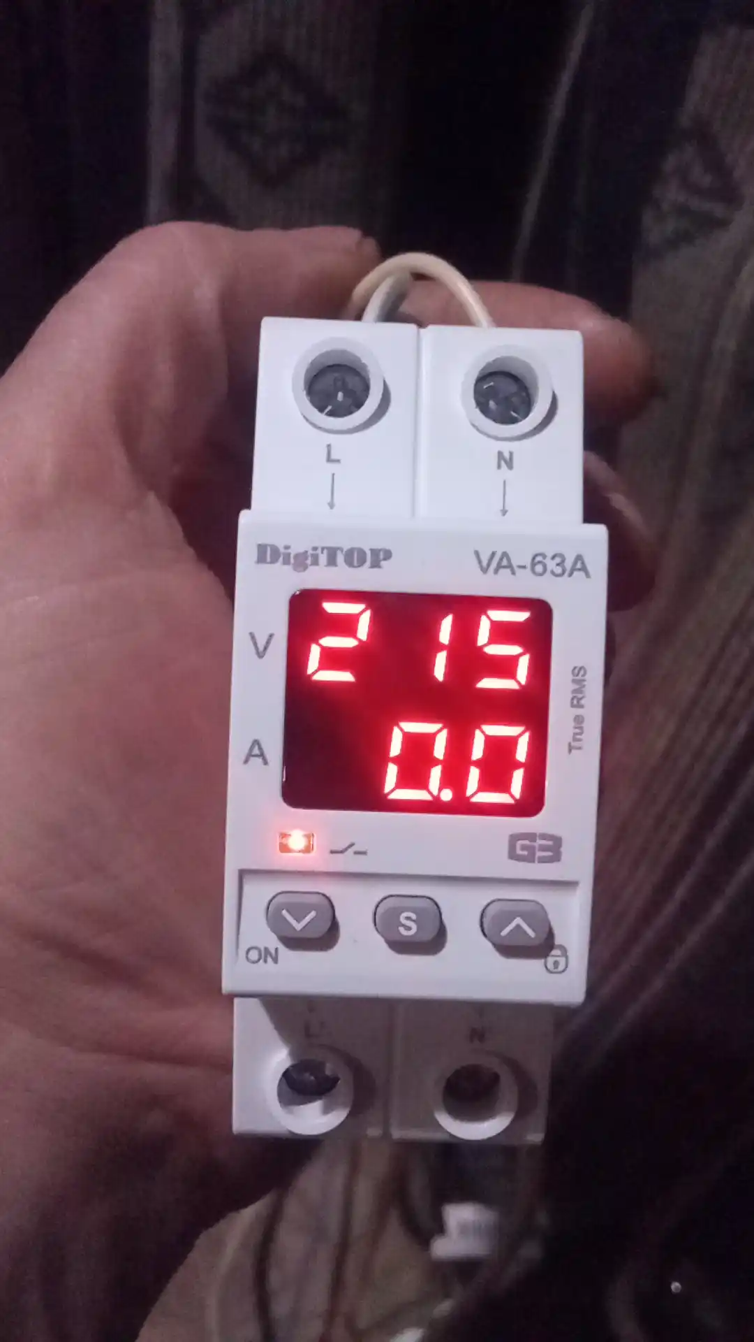 DigiTOP VA-32A M2R (32A, 40A, 50A, 63A) DIN-reykaga kuchlanish relesi (+tok nazorati)