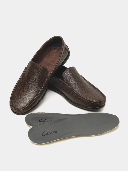 Clarks Erkaklar Charm Loafer Klassik Poyabzal, Jigarrang