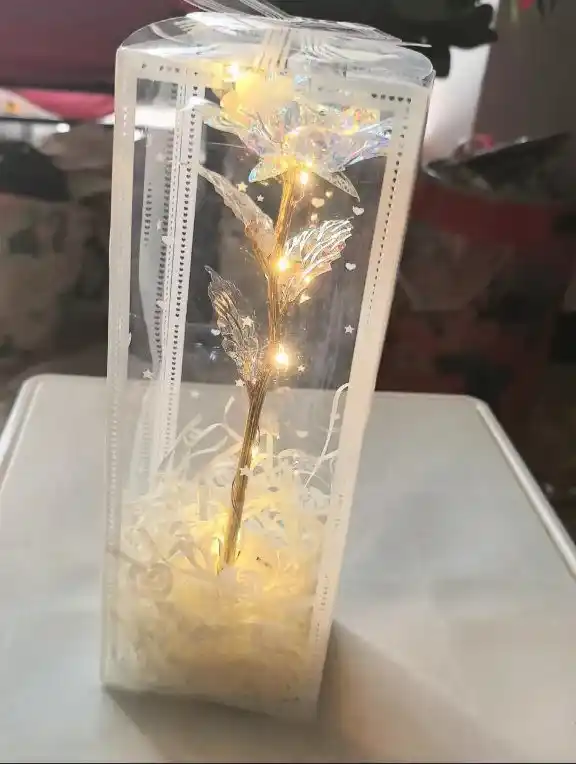 Sovg‘a uchun LED yoritgichli fosforli atirgul