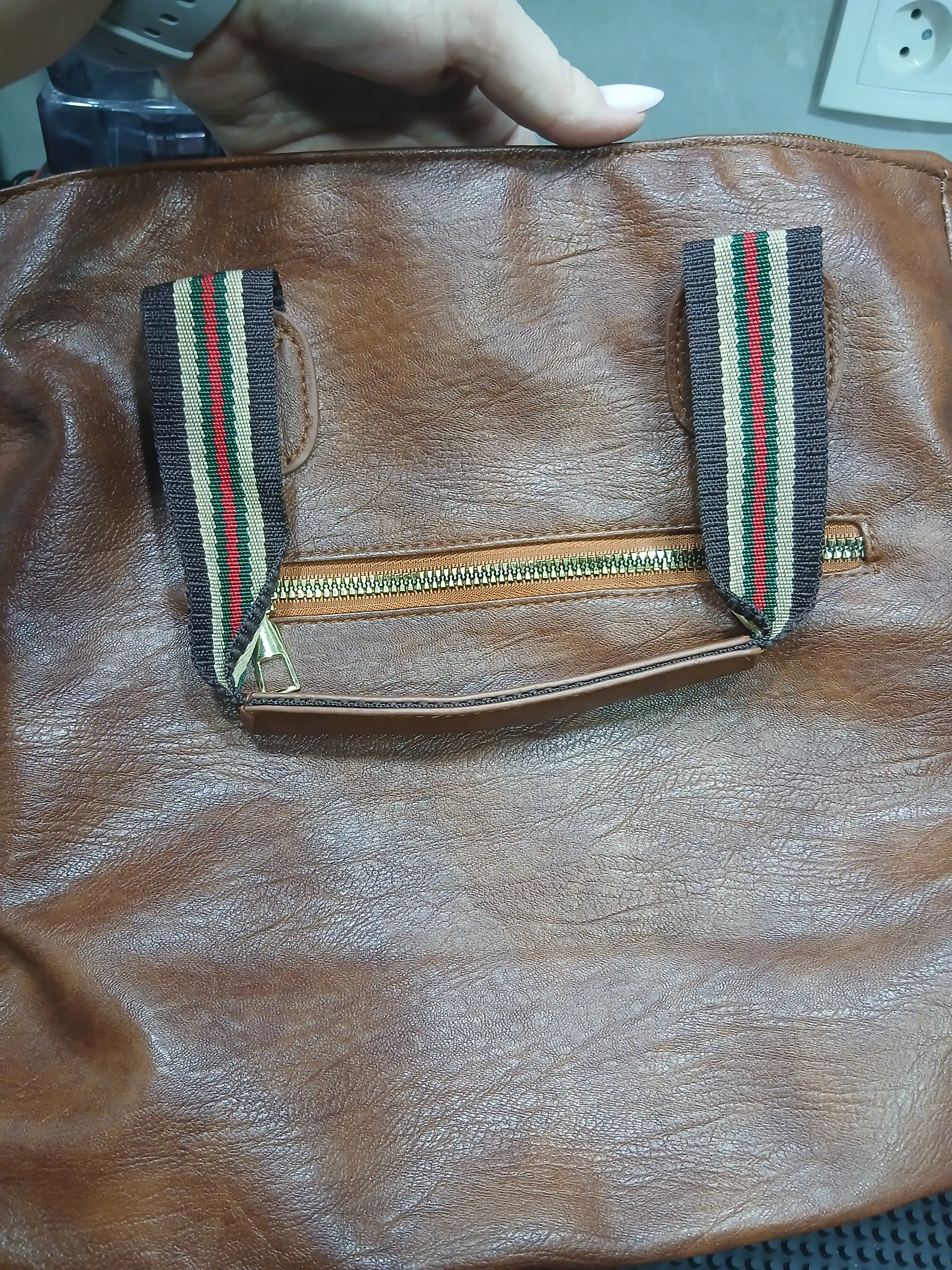 Ayollar sumkasi AURA, tout, shopper A4, krossbodi, yelkadan osiladigan sumka, ekocharm
