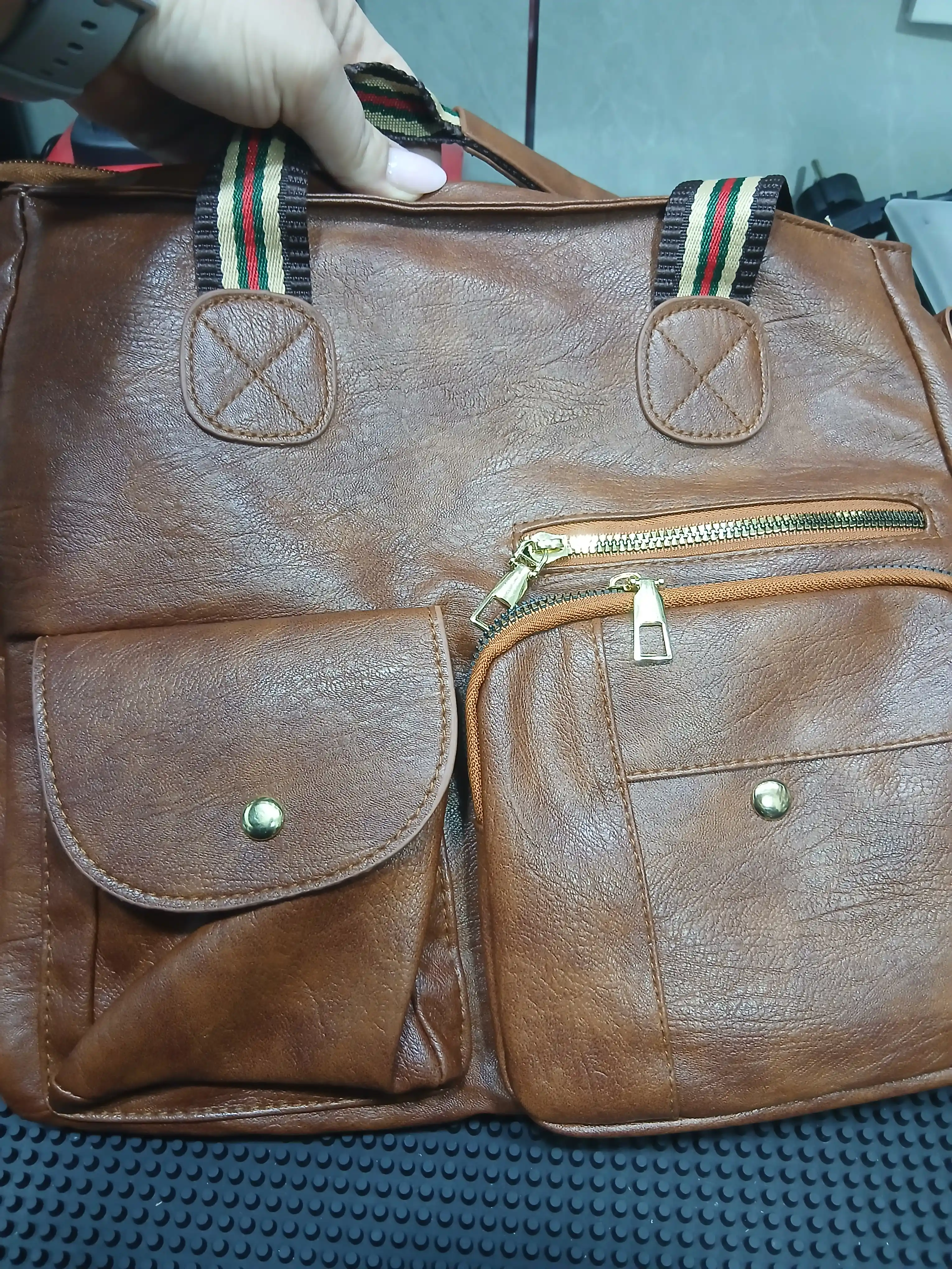 Ayollar sumkasi AURA, tout, shopper A4, krossbodi, yelkadan osiladigan sumka, ekocharm