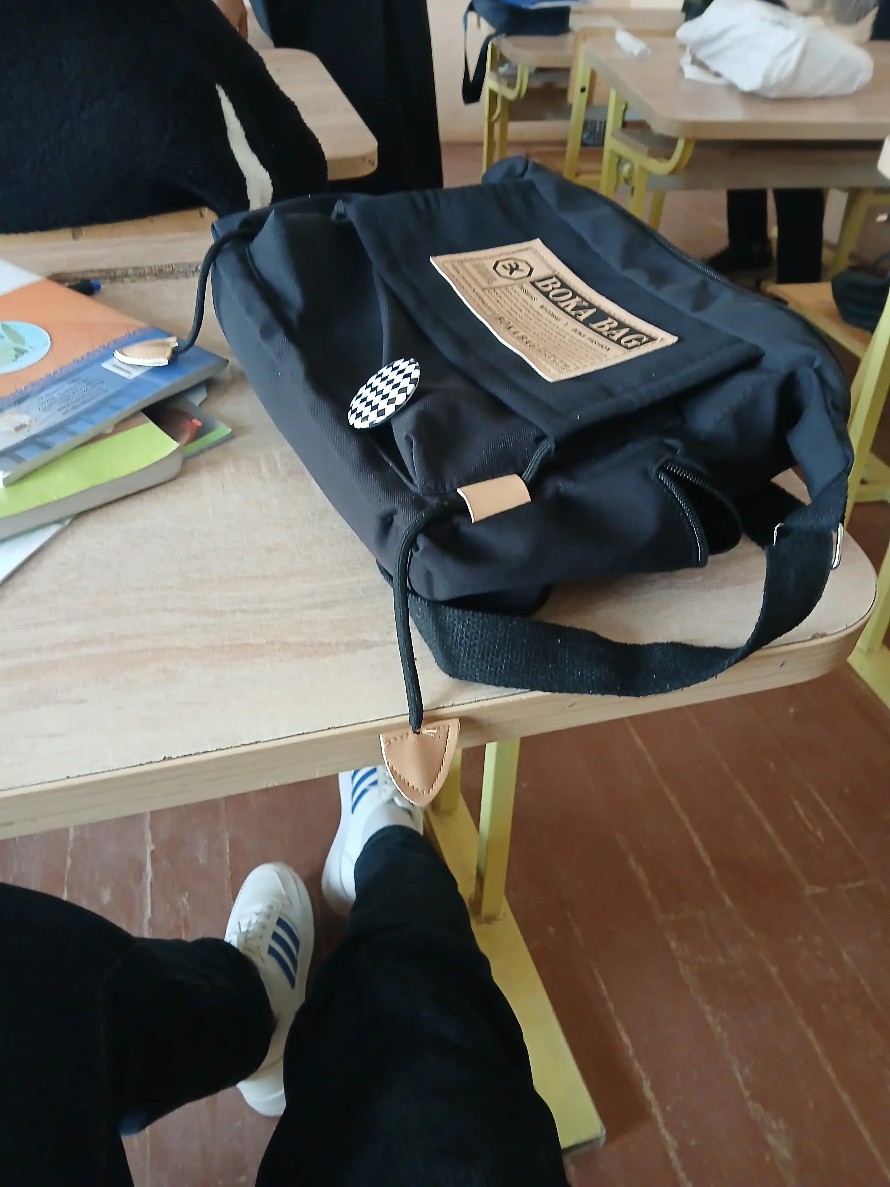 Сумка через плечо streetwear, шоппер унисекс с карманами + значки и брелок