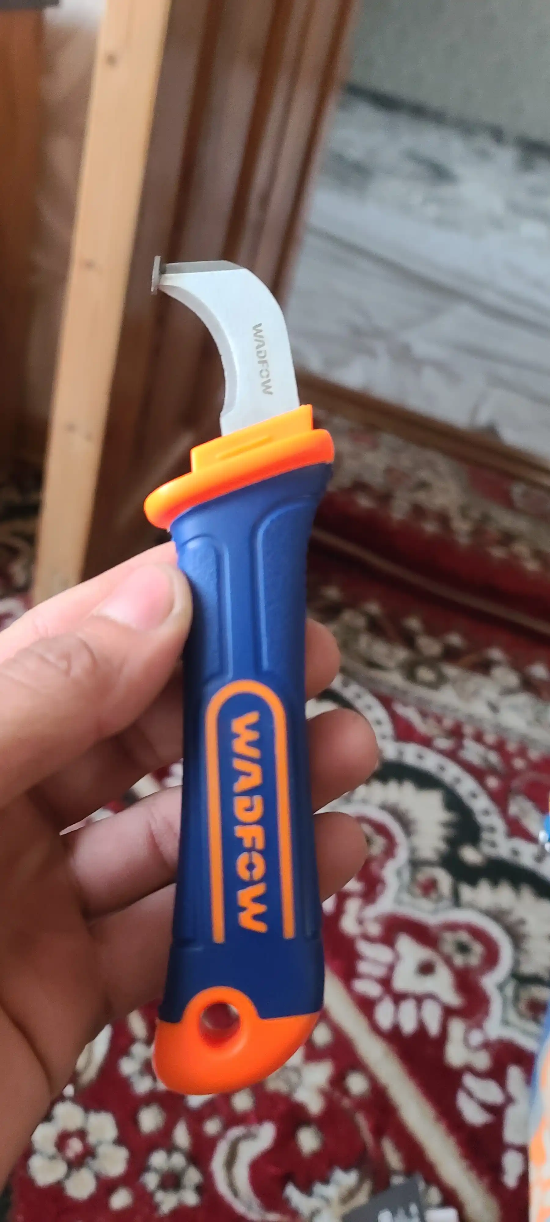 Kabel ochuvchi va kesuvchi pichoqlar