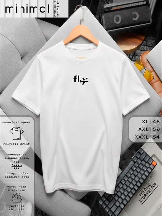Futbolka minimalistik printlar bilan - 
