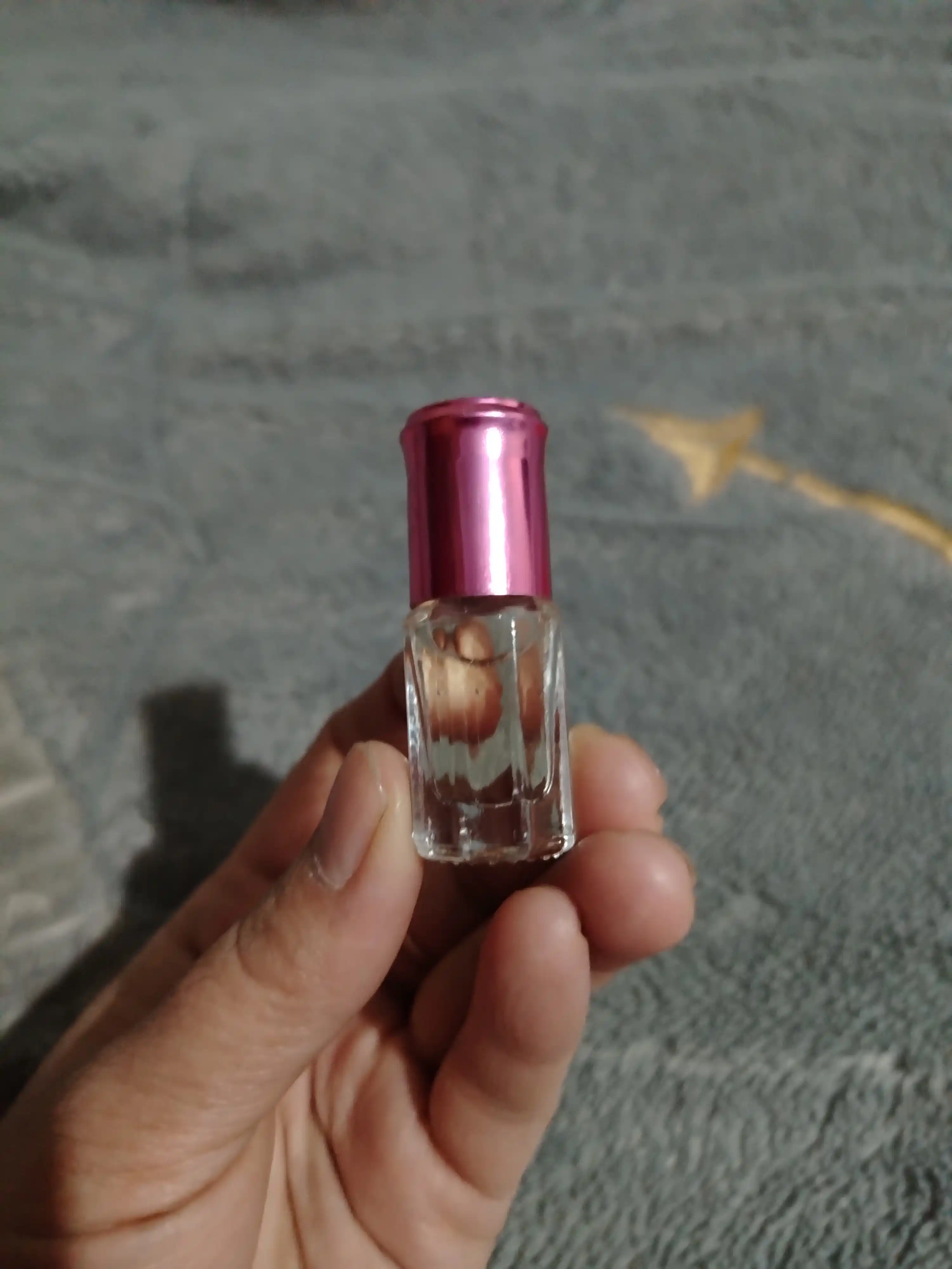 Parfyumlangan suv SHAIK Moscow 2, Molecules Escentric 02, uniseks, 10, 20, 25 ml