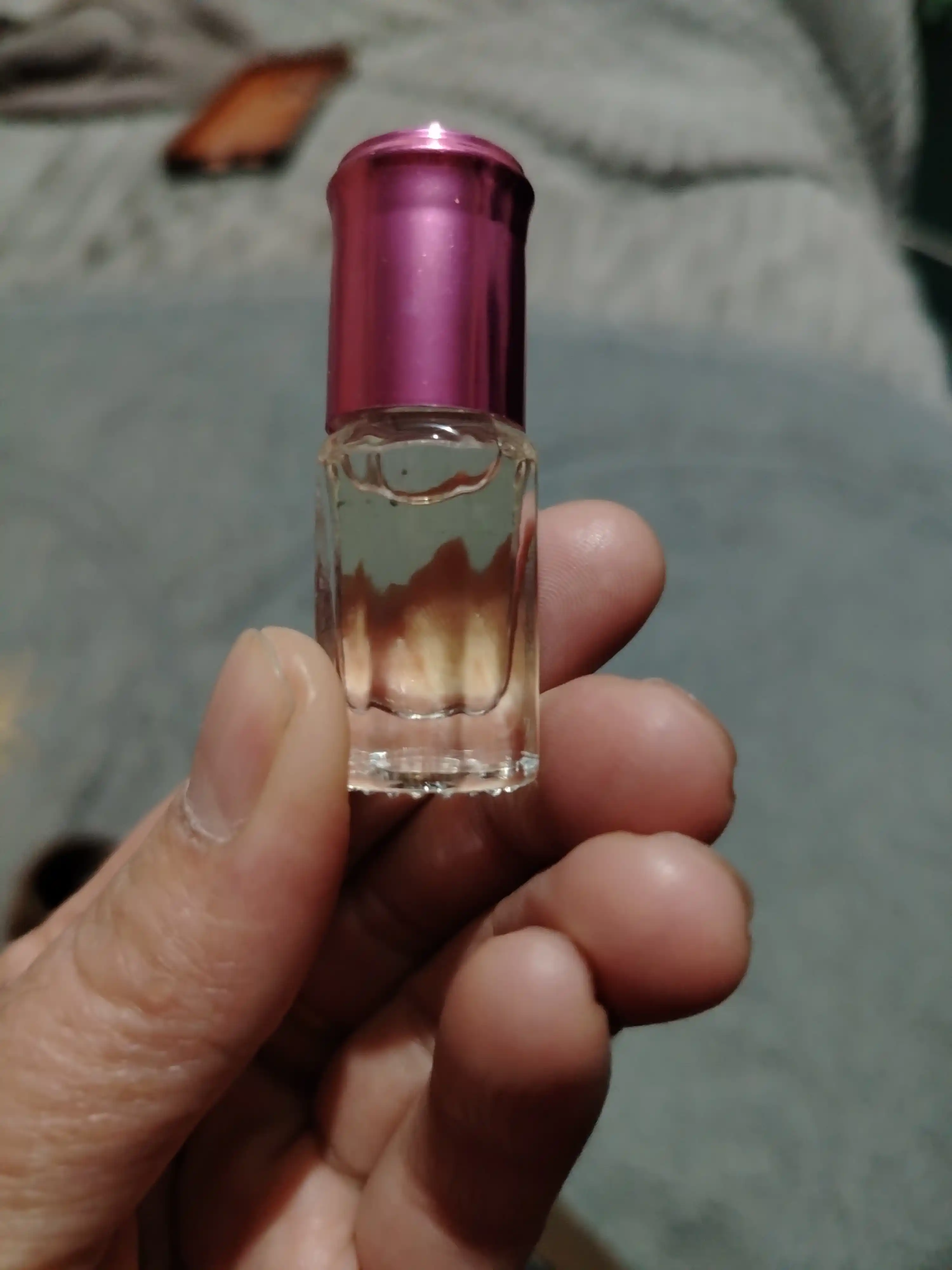 Parfyumlangan suv SHAIK Moscow 2, Molecules Escentric 02, uniseks, 10, 20, 25 ml