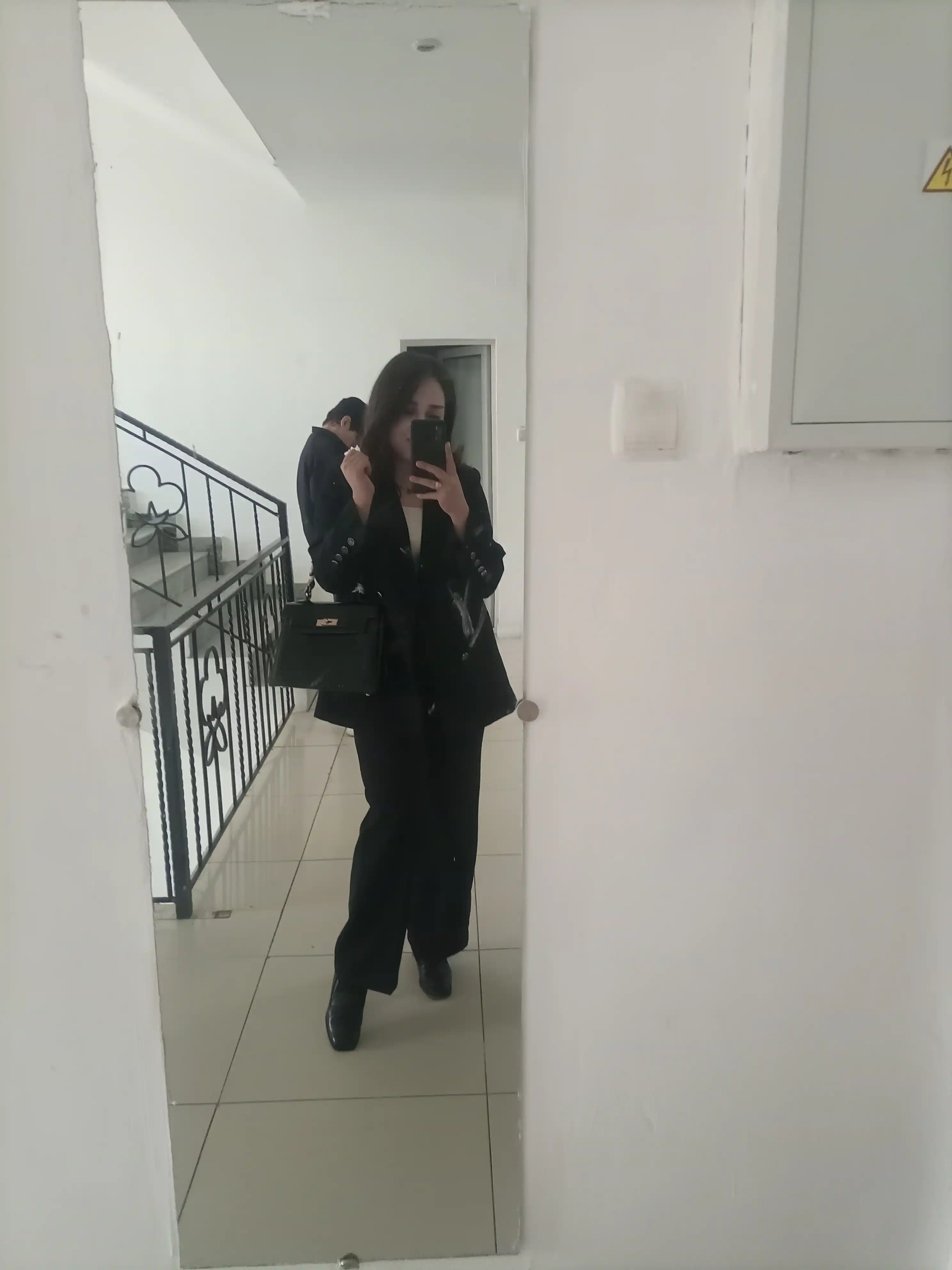 Ayollar uchun baland belimli keng klassik shimlar, kuz mavsumi uchun