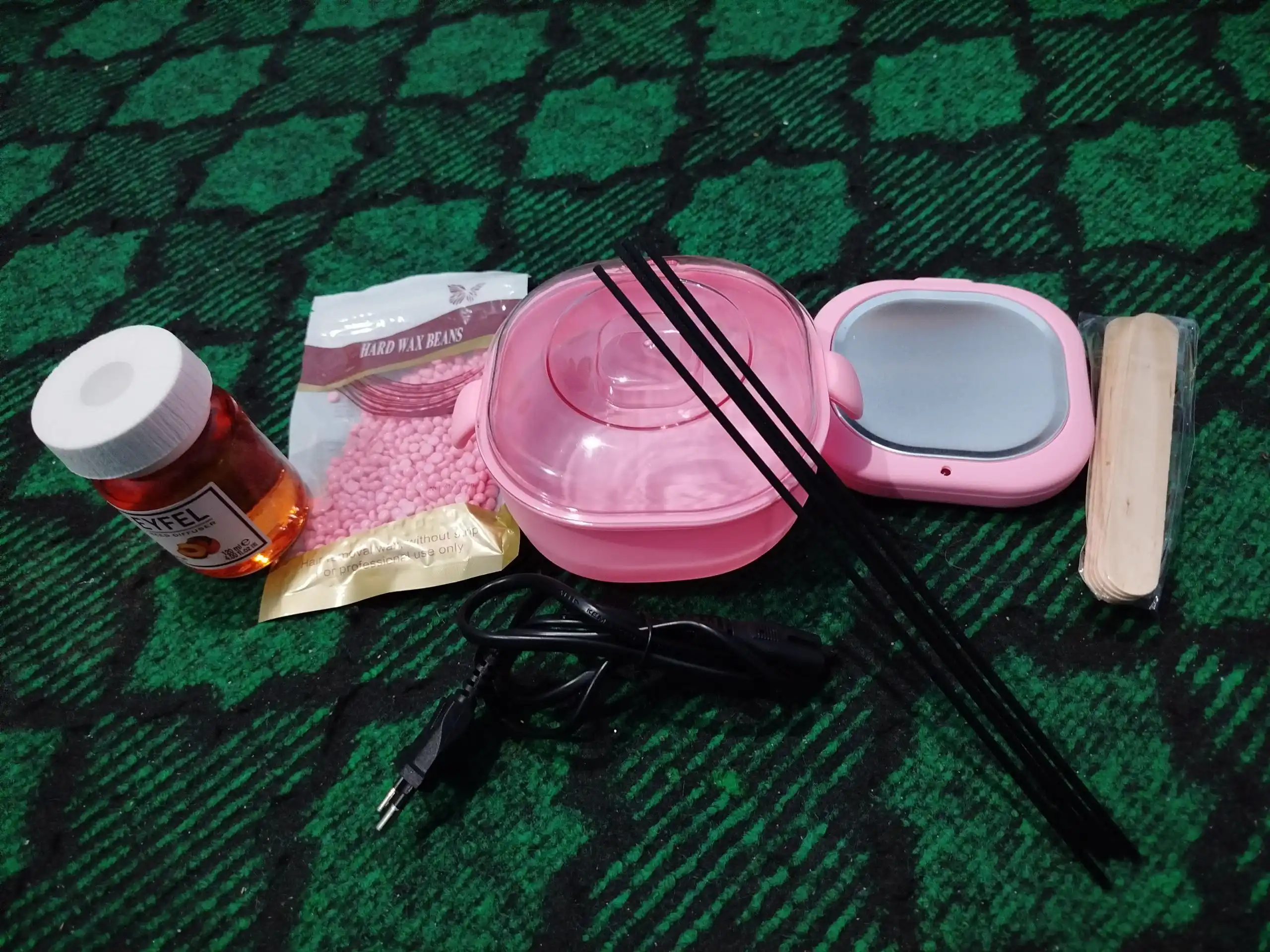 Depilatsiya to'plami, silikon qozon, granullangan mum 100 g, shpatelar 10 dona, qo'lqop sovg'a