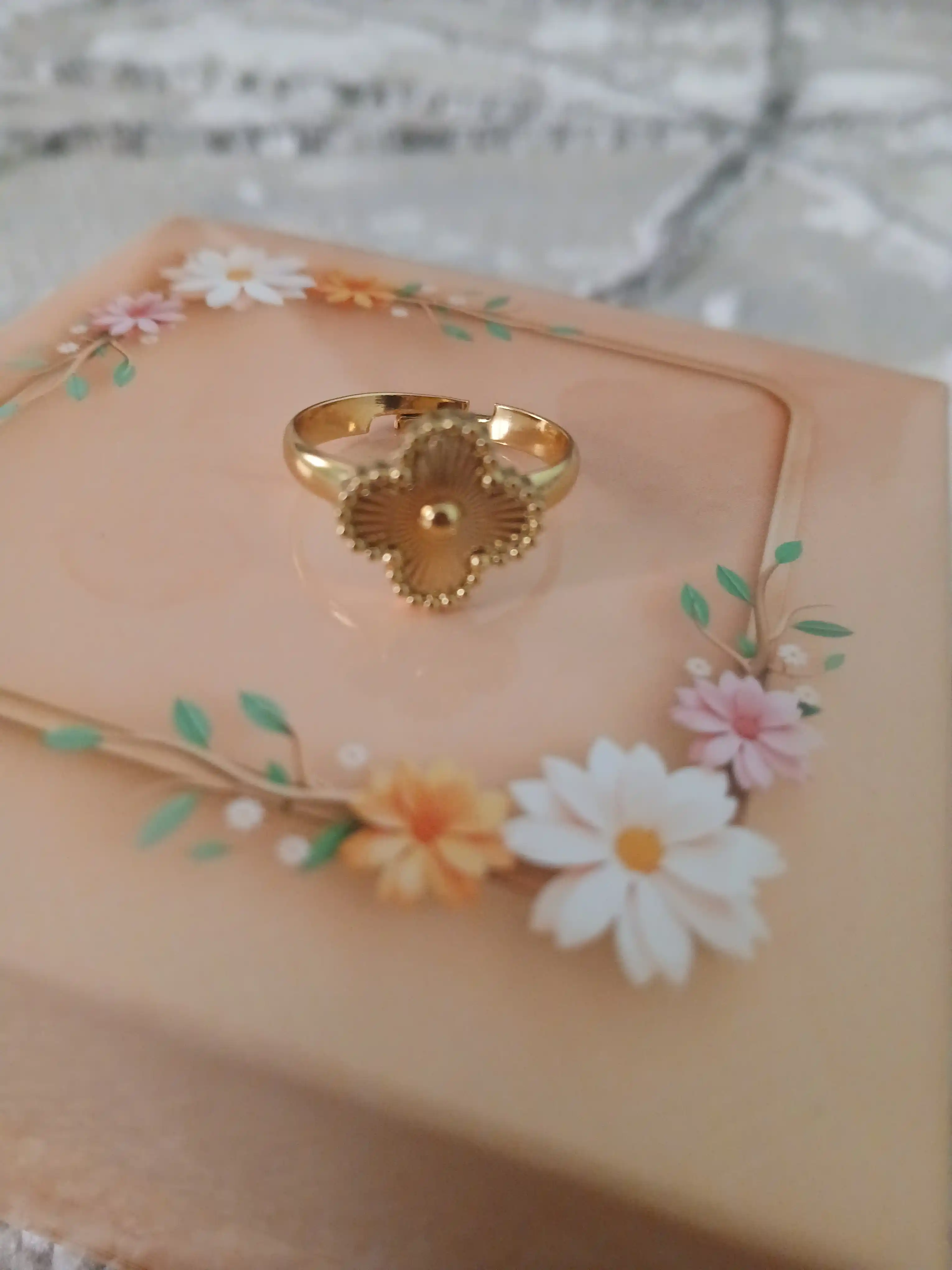 Van Cleef ayollar uzugi, beda, gul, tilla rang, qora, oq rang, uzuk