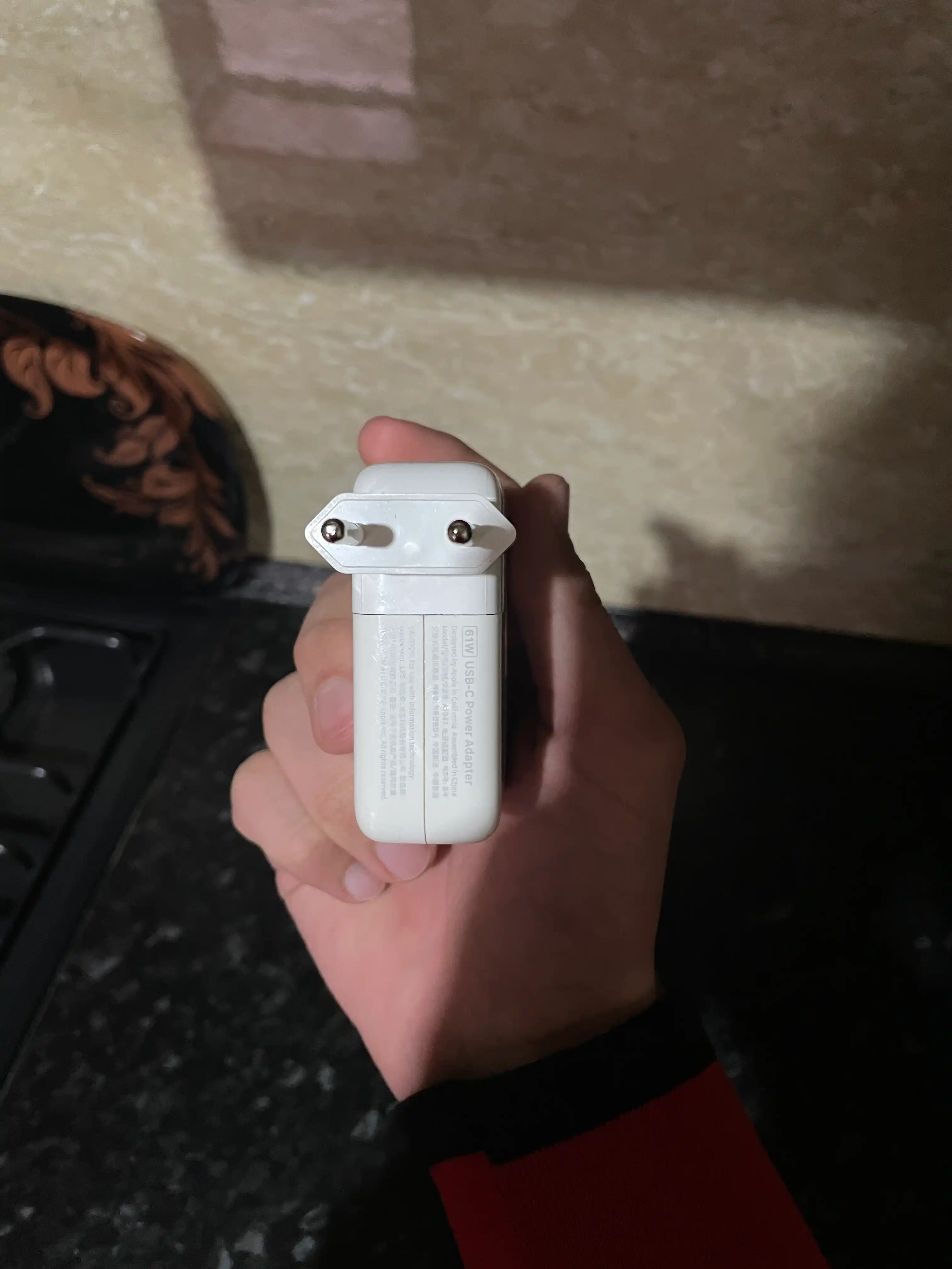 Macbook quvvat manbai va boshqa qurilmalar uchun evro adapter