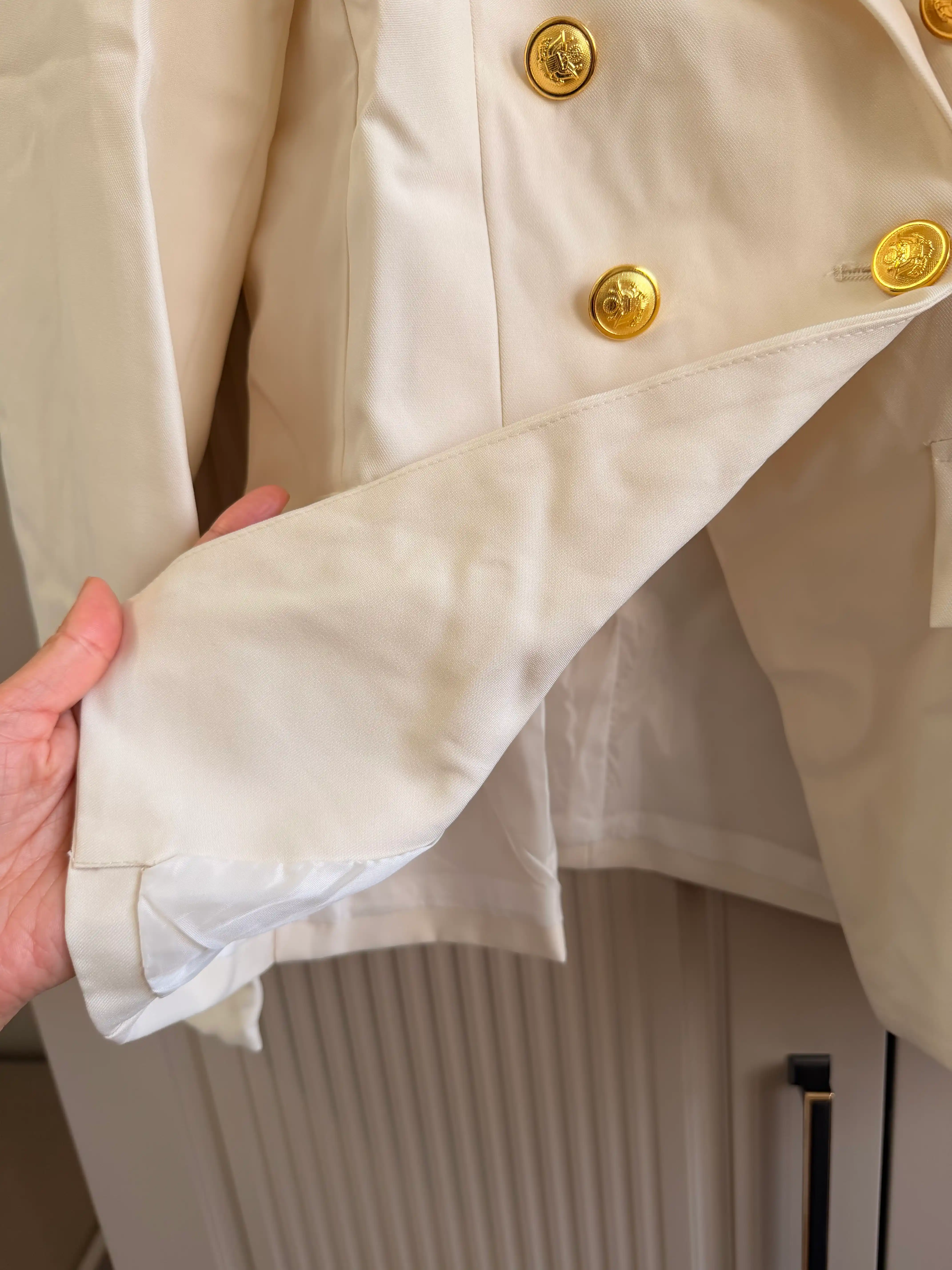 Ayollar klassik kostyumi, ikki qator tugmali pidjak va shim — ELLY FASHION