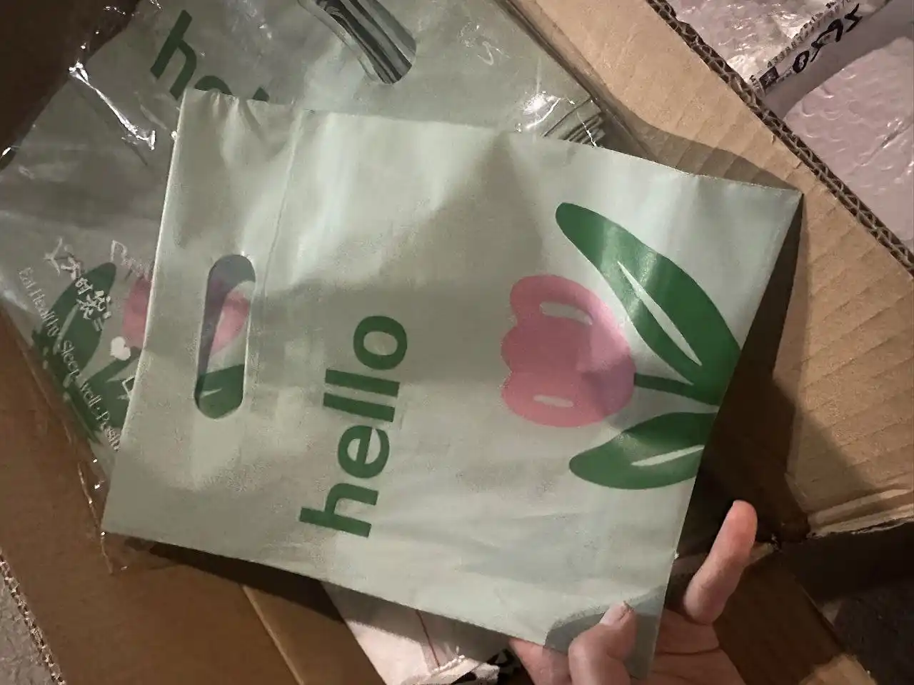 Sovg'a paketi, shaffof kreativ premium sifat kraft, palitilen har xil turdagi 10, 15, dona