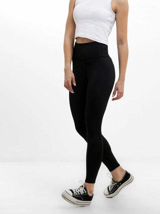 Fitnes, yoga va pilates uchun ayollar sport legginslari