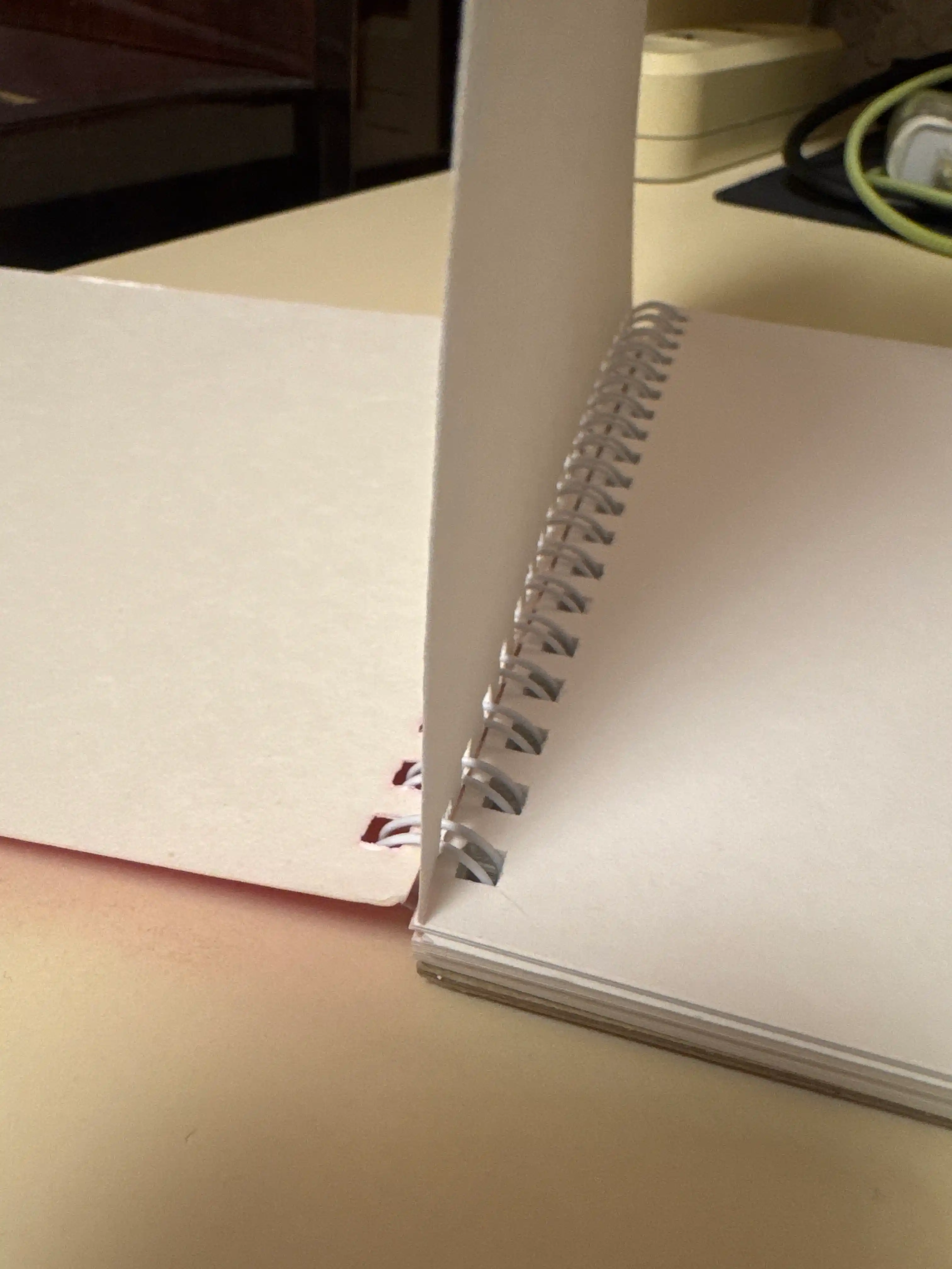 Sketchbook 160 g/m², qattiq muqova, ijod, chizish, grafika va eskizlar uchun
