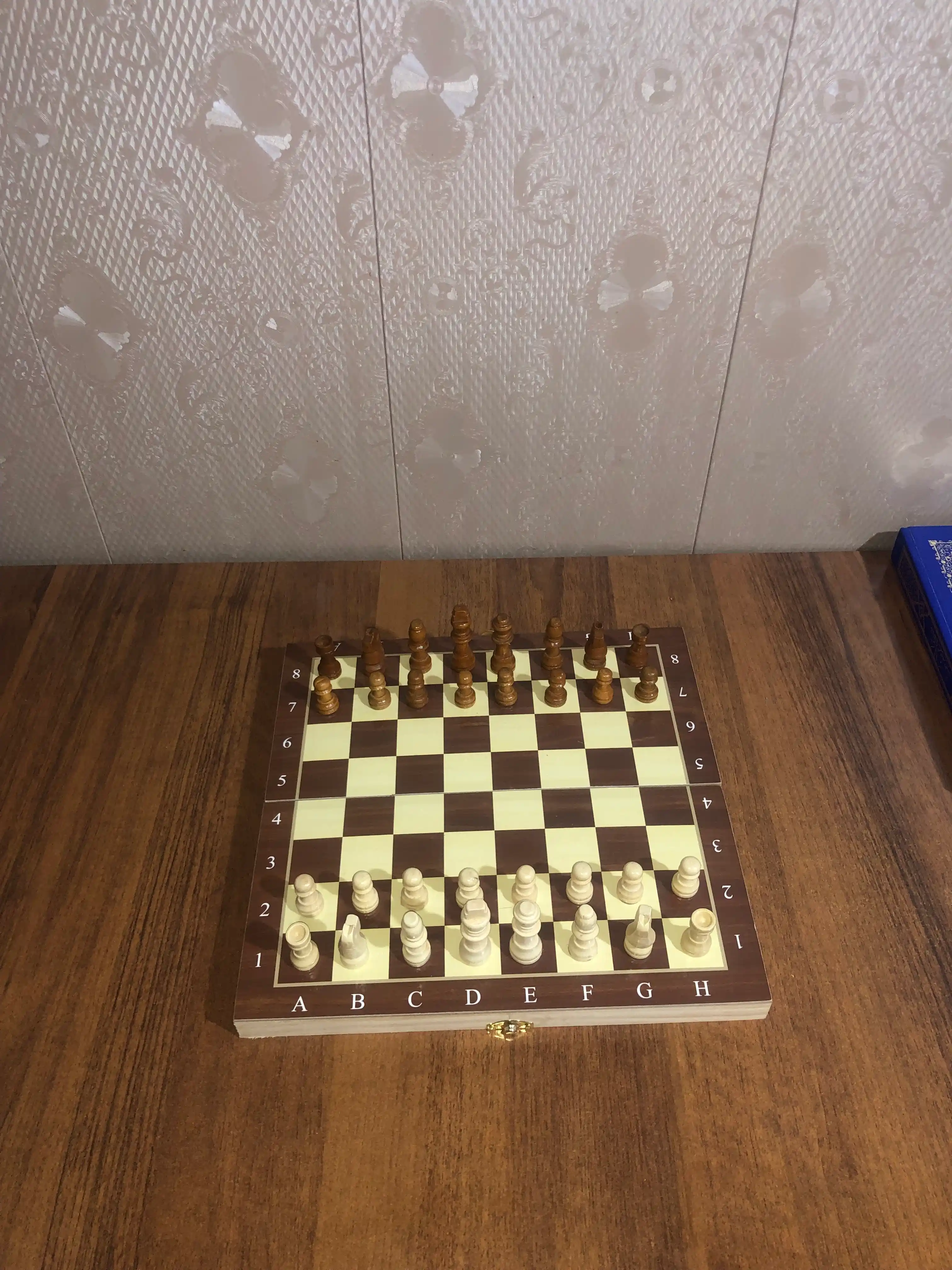 Shaxmat to'plami, magnitli, yog'ochdan