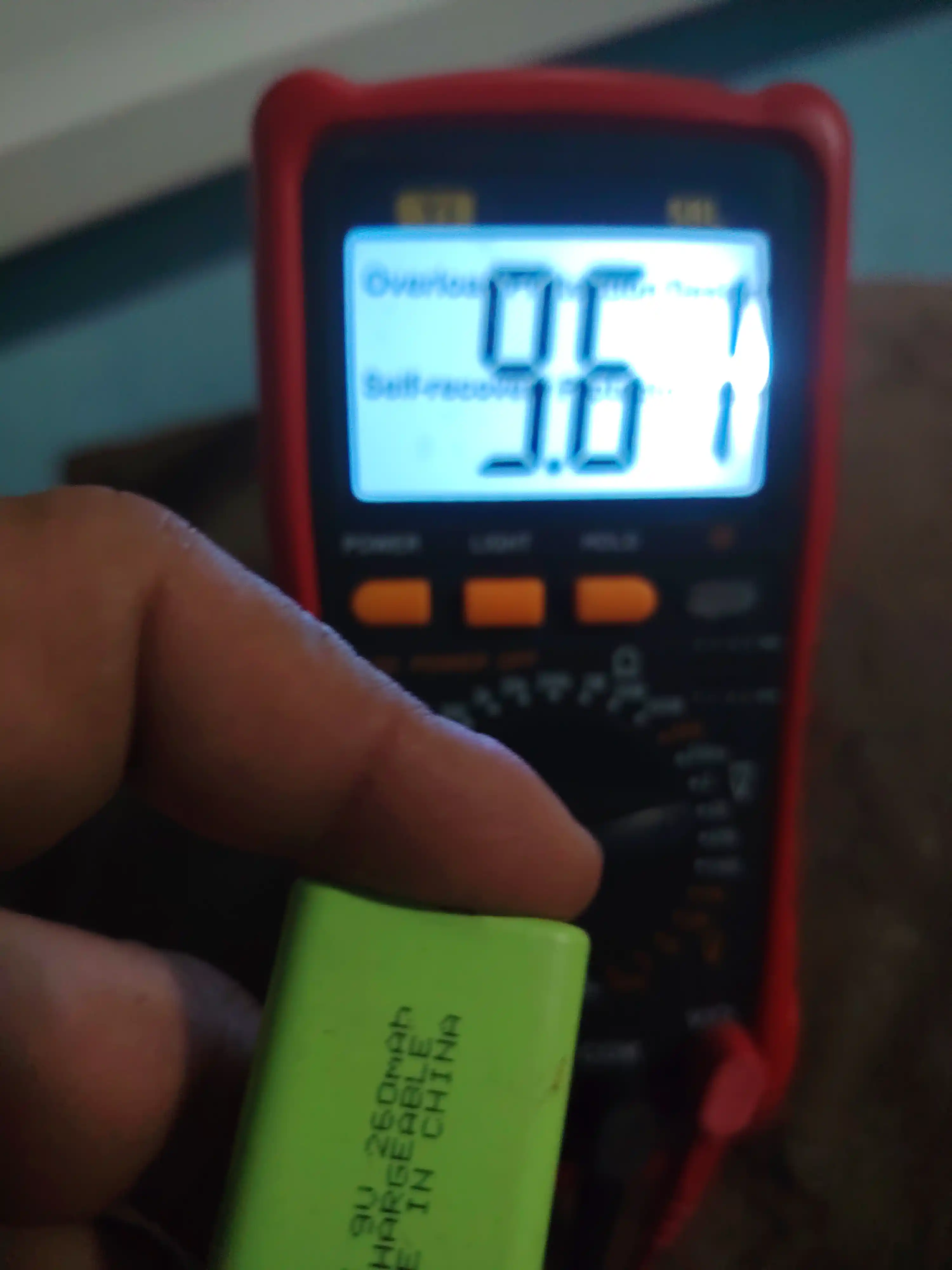 3,7V va Li-Ion va 1,5V akkumulyator batareyalari