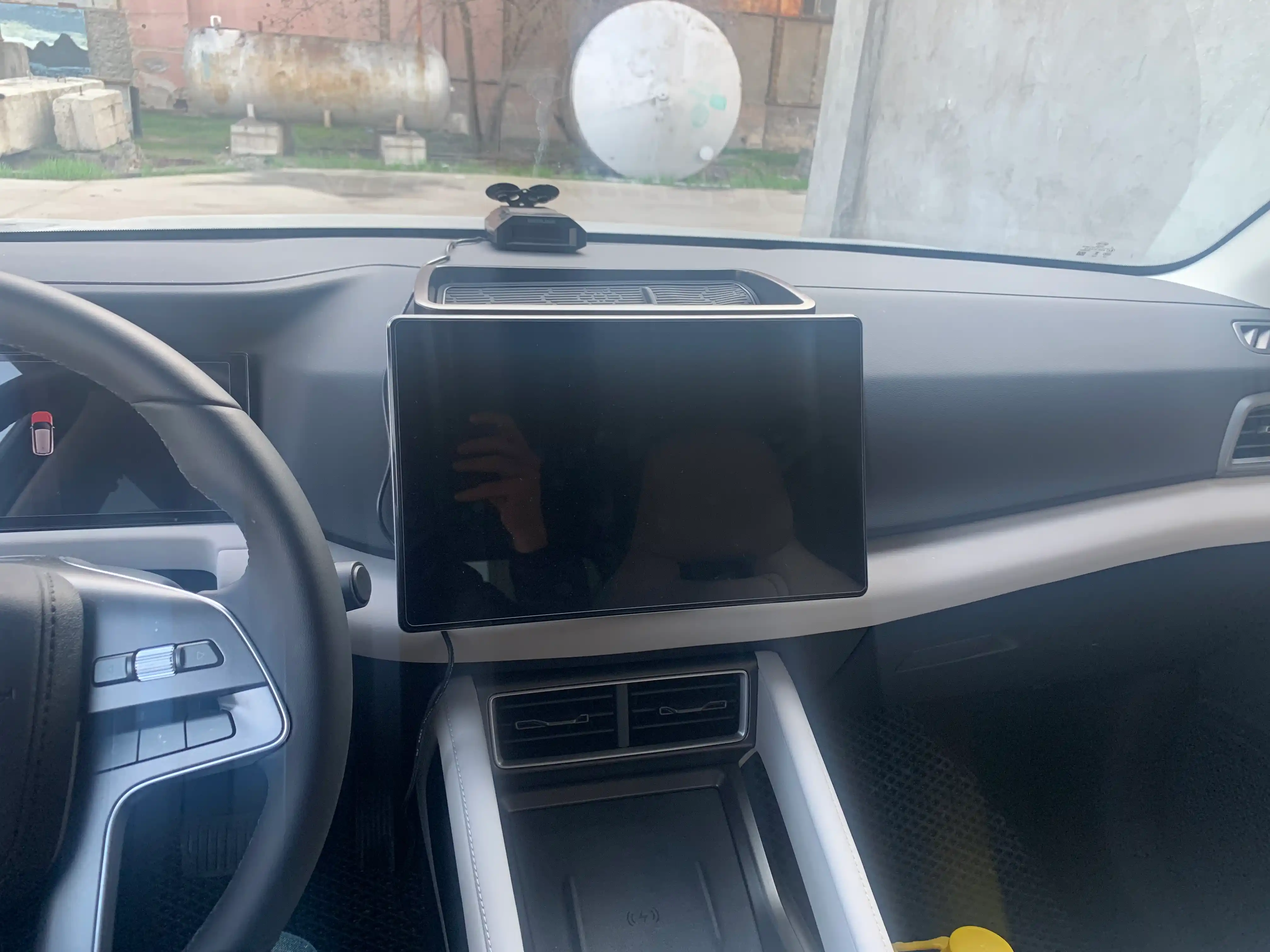 BYD Yuan UP uchun ekran orti organayzeri — displey orqa qismi saqlash qutisi