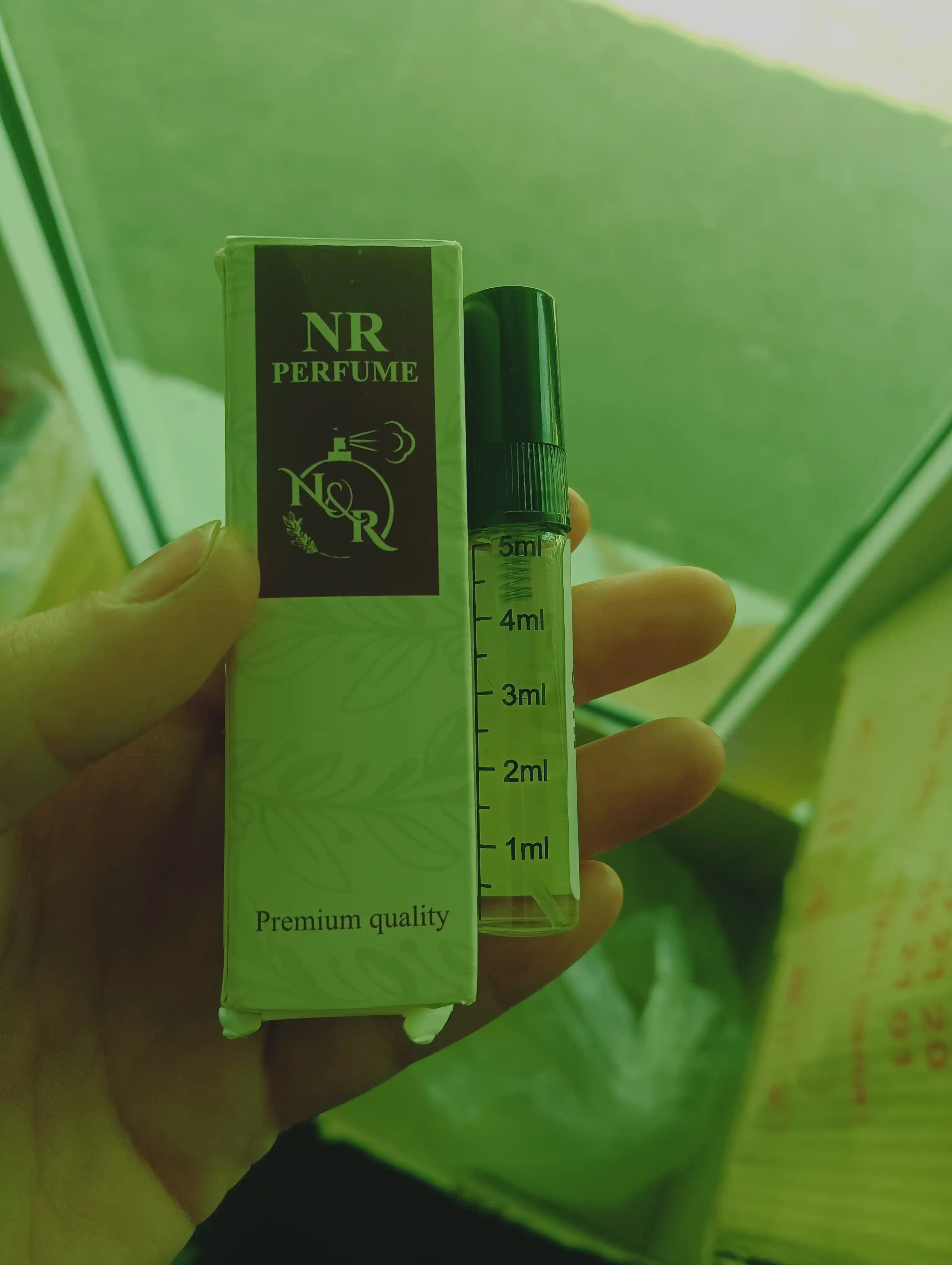 Atirlar ayollar, Libre Yves Saint Laurent ayollar uchun atir, Fransiya
