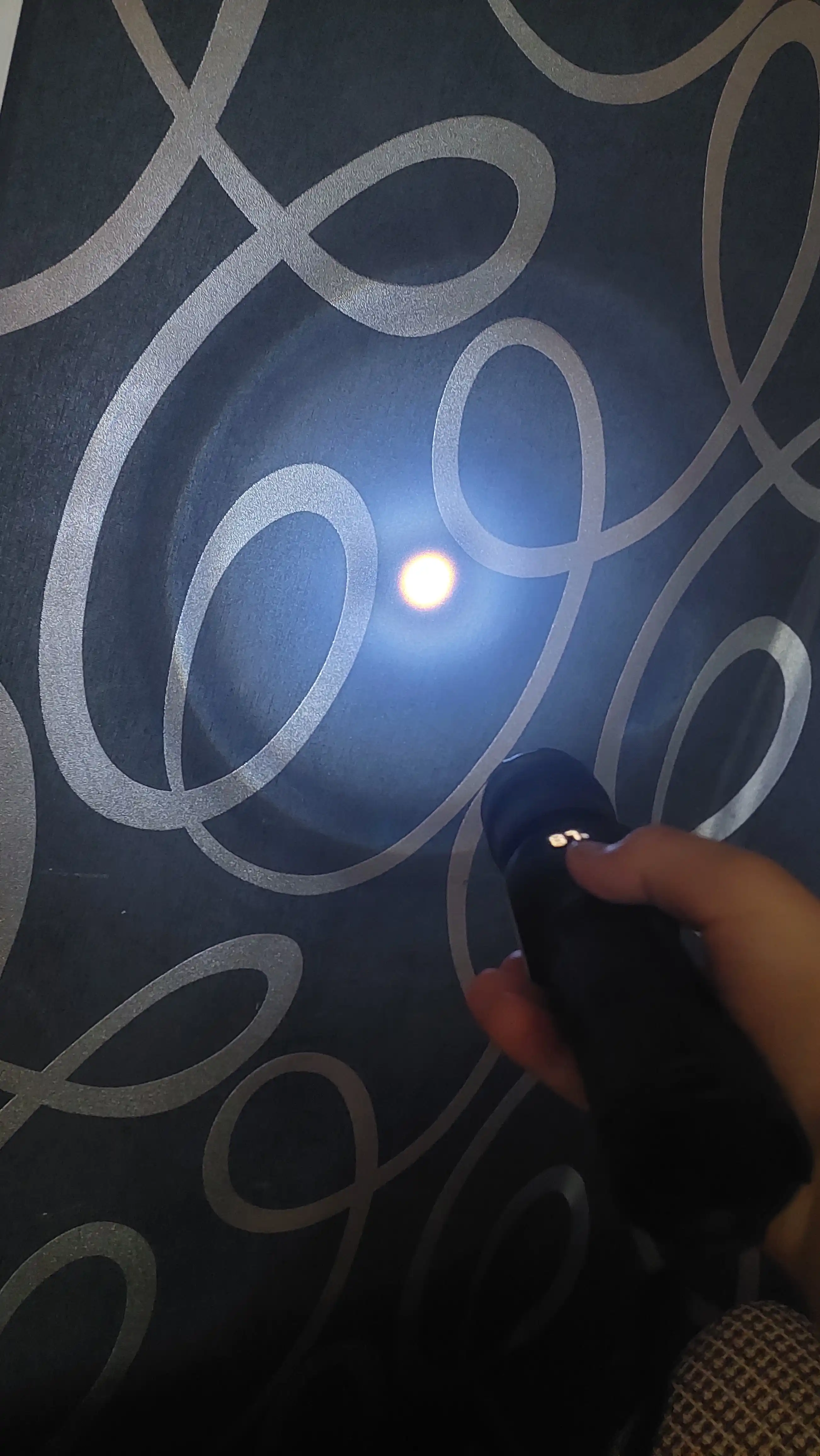 Mini LED fonar BX-P12 — suvga chidamli, taktik, sayohat va baliq ovlash uchun mos