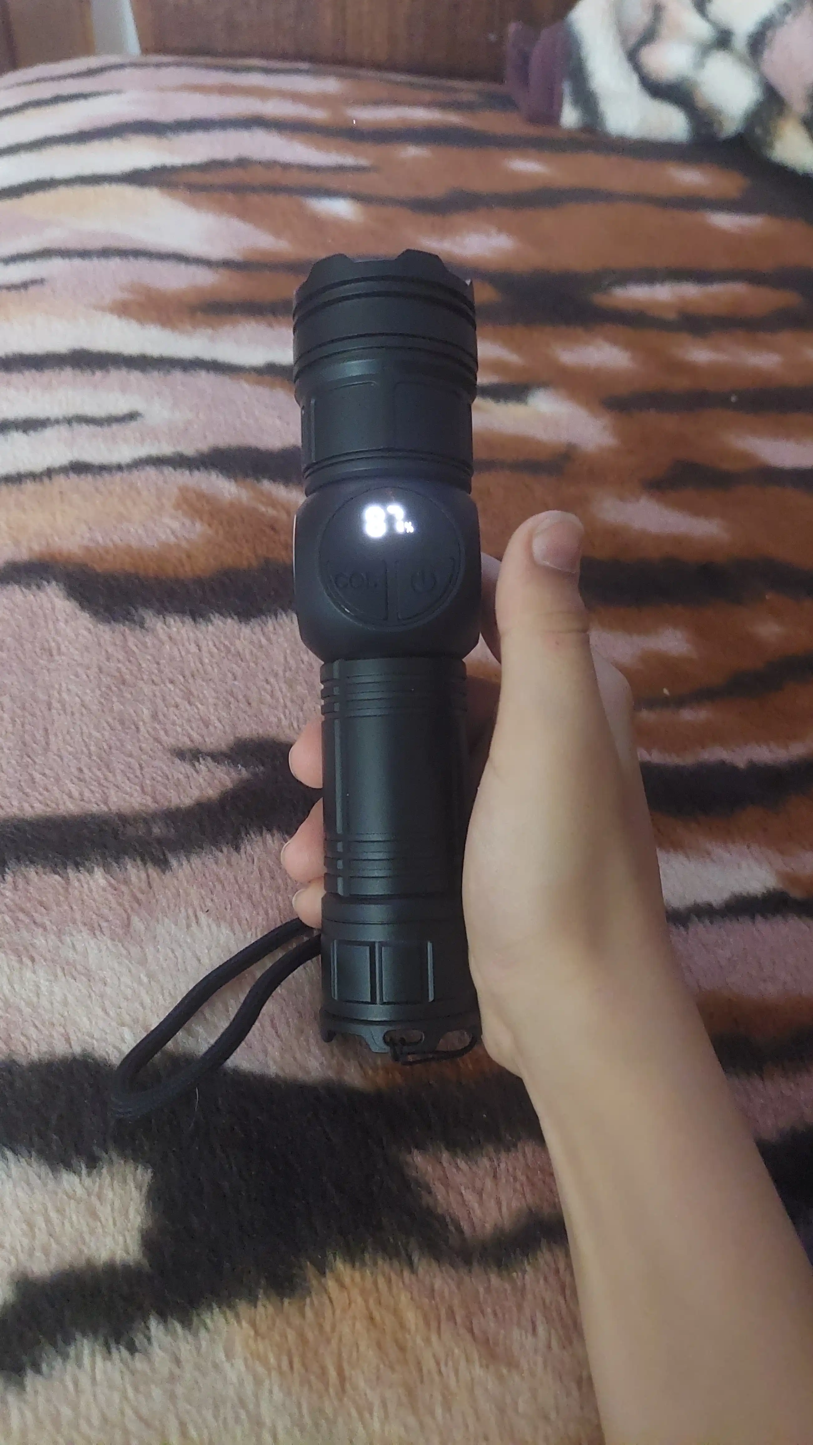 Mini LED fonar BX-P12 — suvga chidamli, taktik, sayohat va baliq ovlash uchun mos