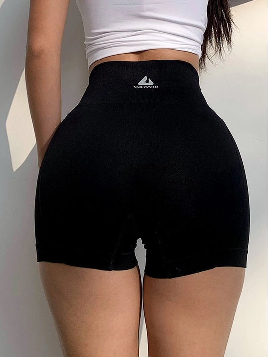 Ayollar uchun yuqori belli, tortib turuvchi fitnes va mashg‘ulotlar uchun sport shorti
