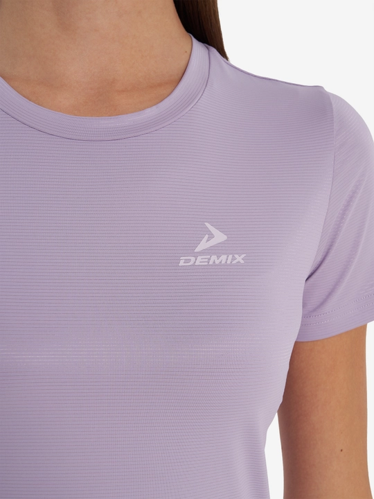 Ayollar futbolkasi Demix