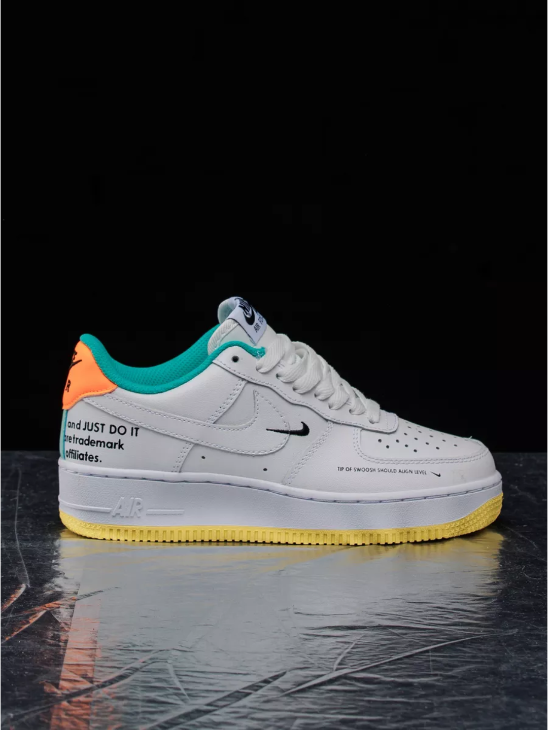 Erkaklar, ayollar va o‘smirlar uchun sport krossovkalari Nike Air Force 1, o'lchami 36-44