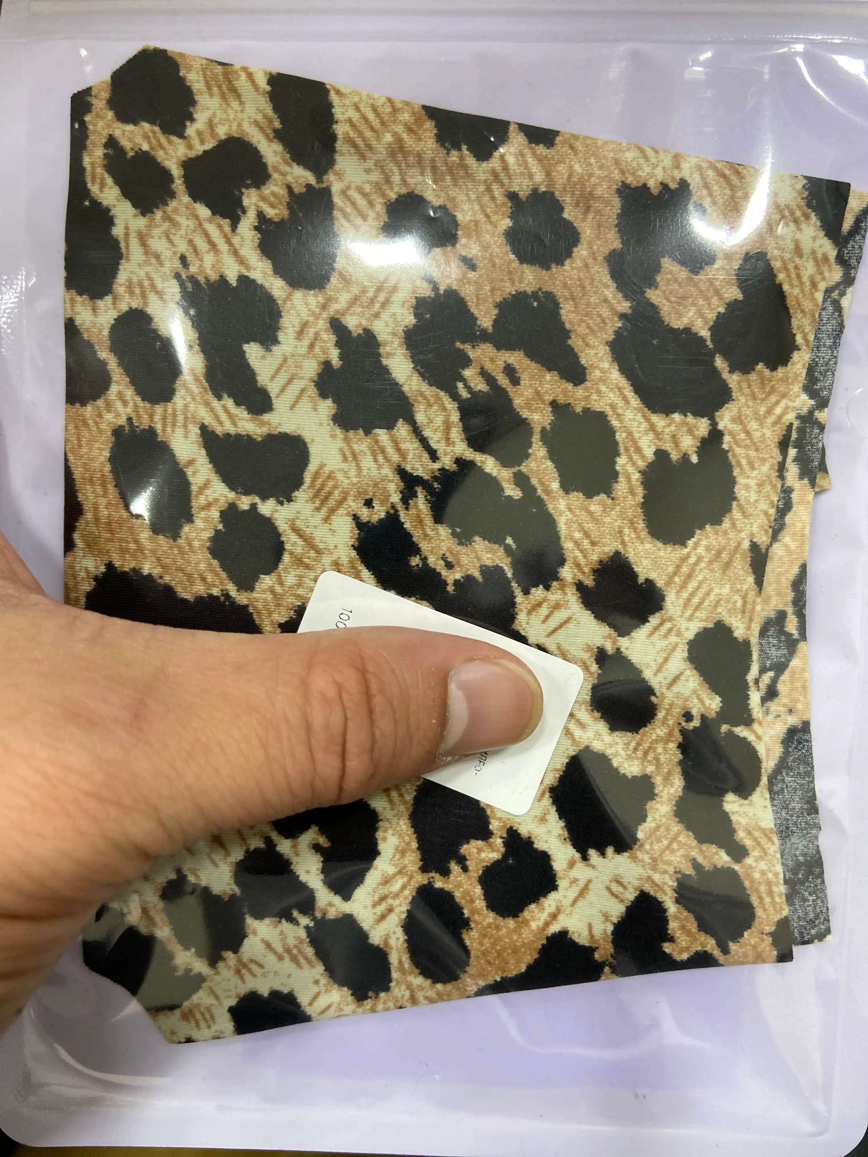 GG Secret ayollar ishtoni, choksiz stringlar