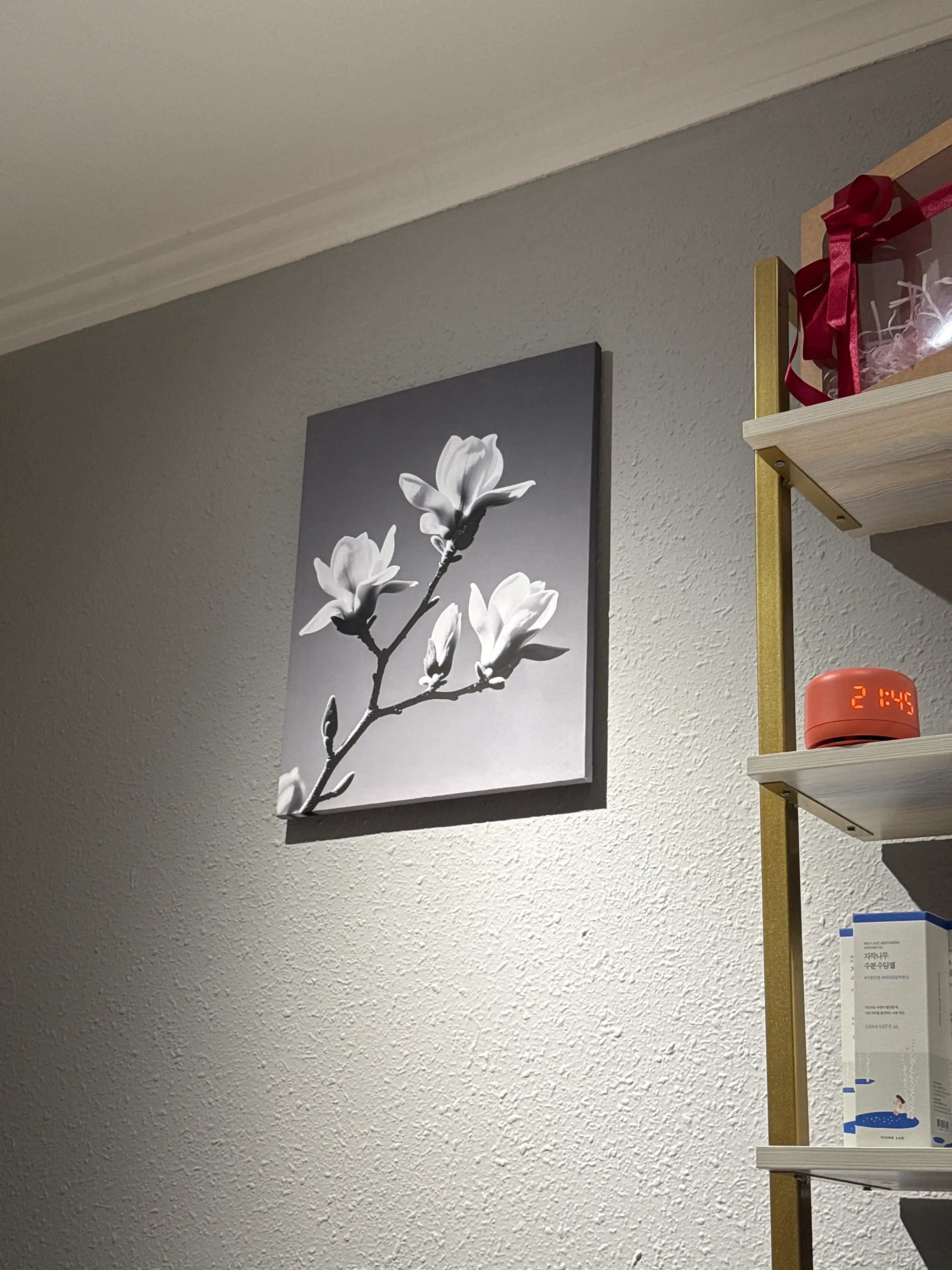 Interyer uchun xolst rasmi ARTERY "Gullar", uy uchun podramnikdagi poster