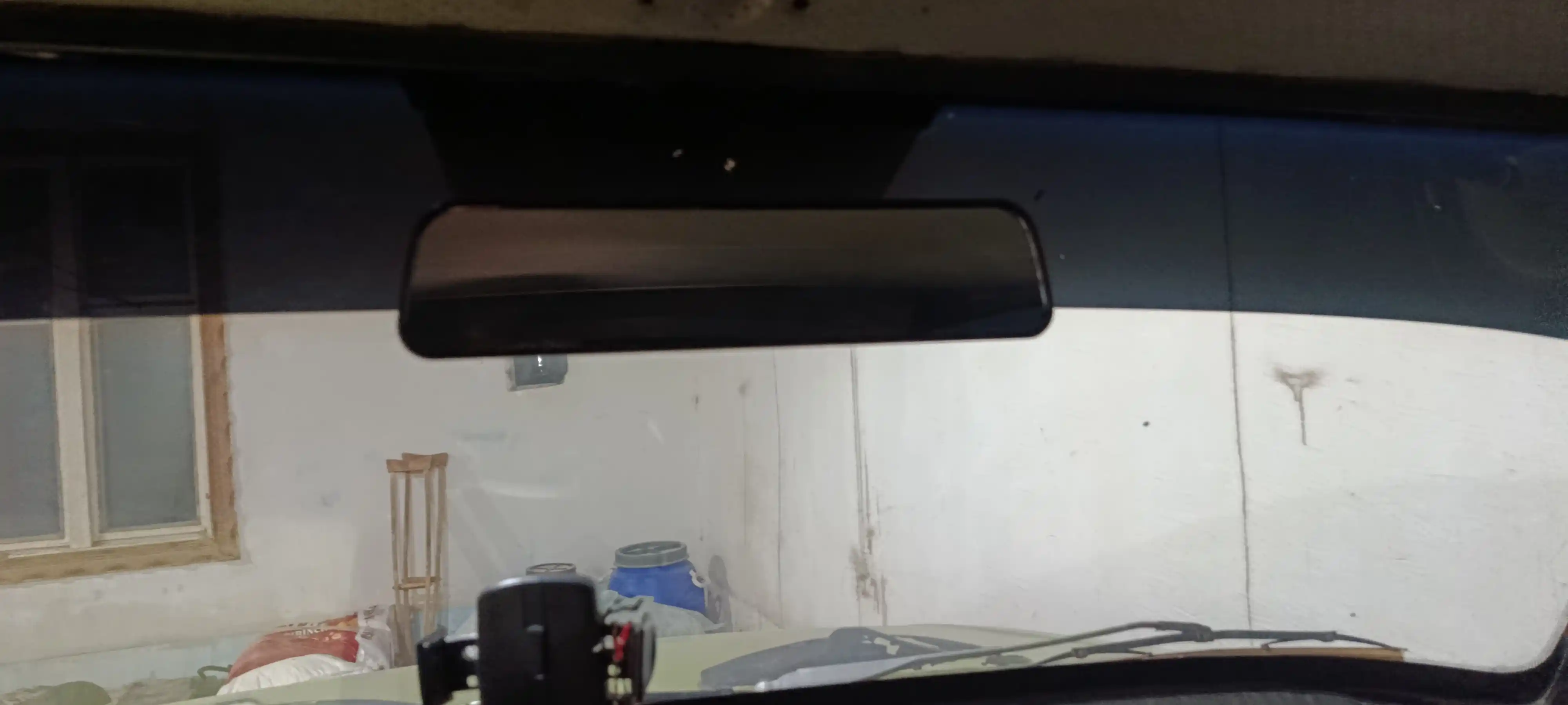 Зеркало заднего вида на присоске