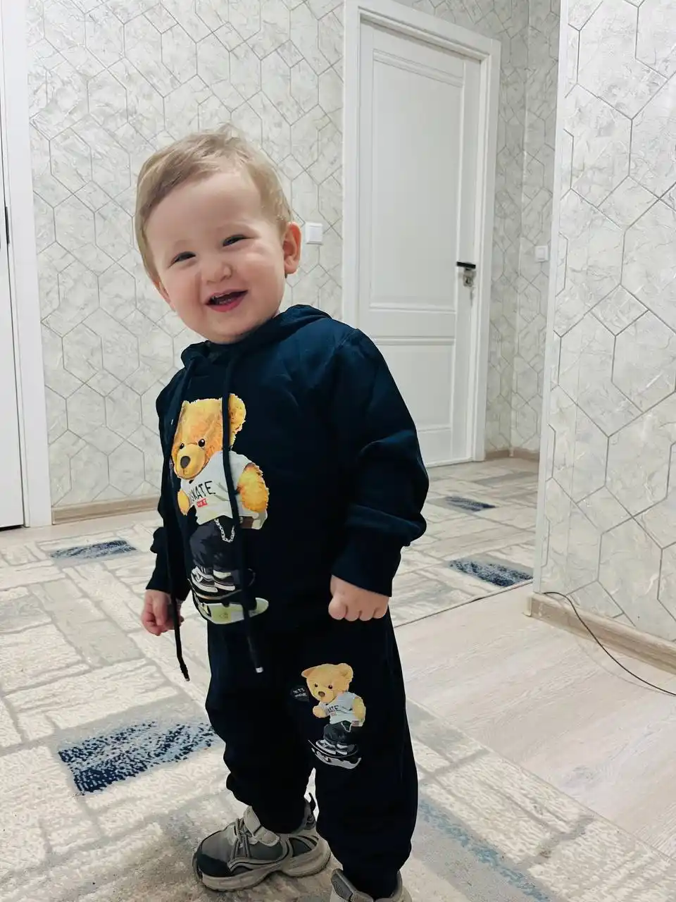 Bolalar sport kostyumi, ikki qismli kiyimlar