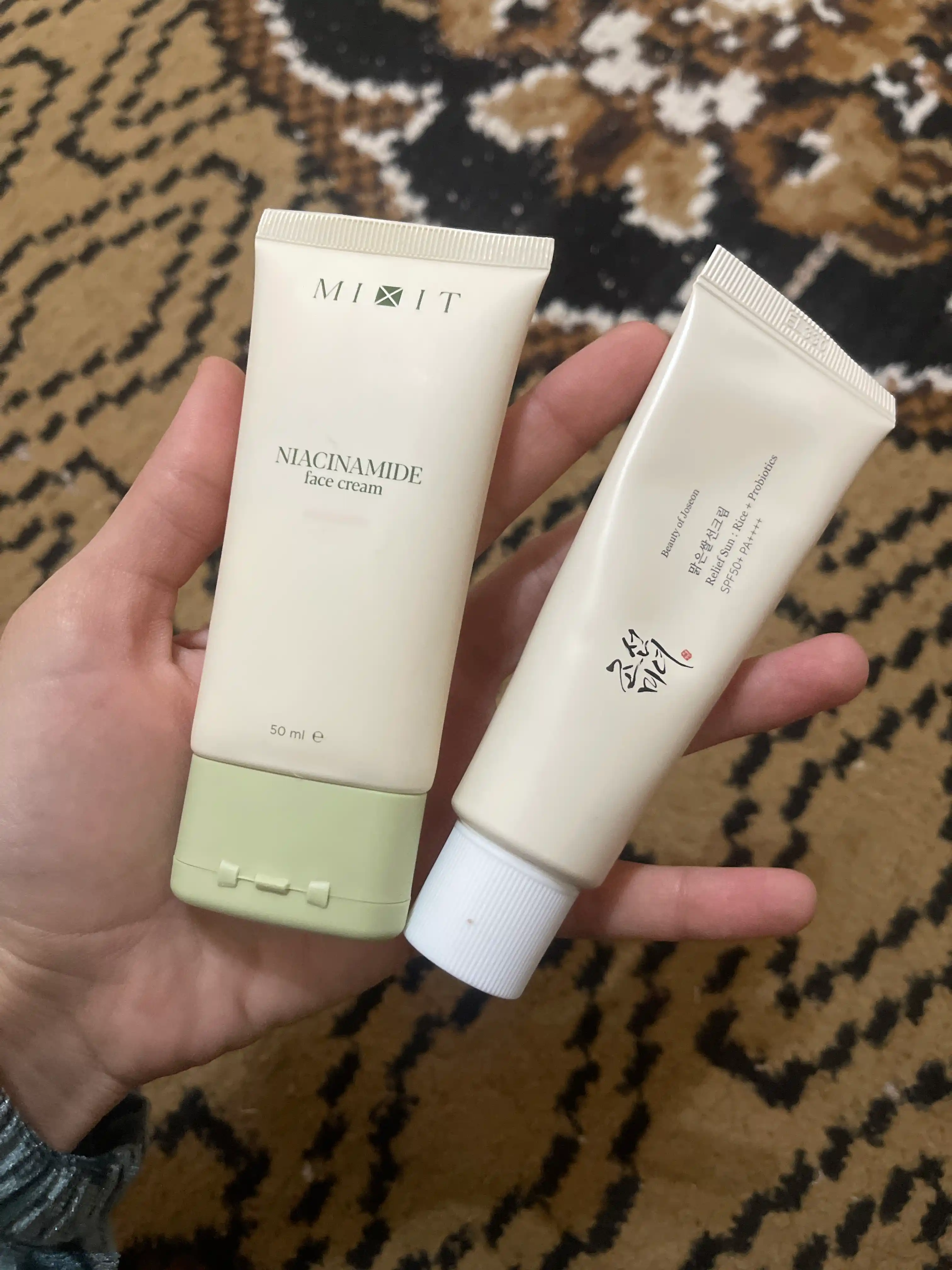 MIXIT husnbuzarlarga qarshi niatsinamidli yuz uchun motlashtiruvchi krem, 50 ml