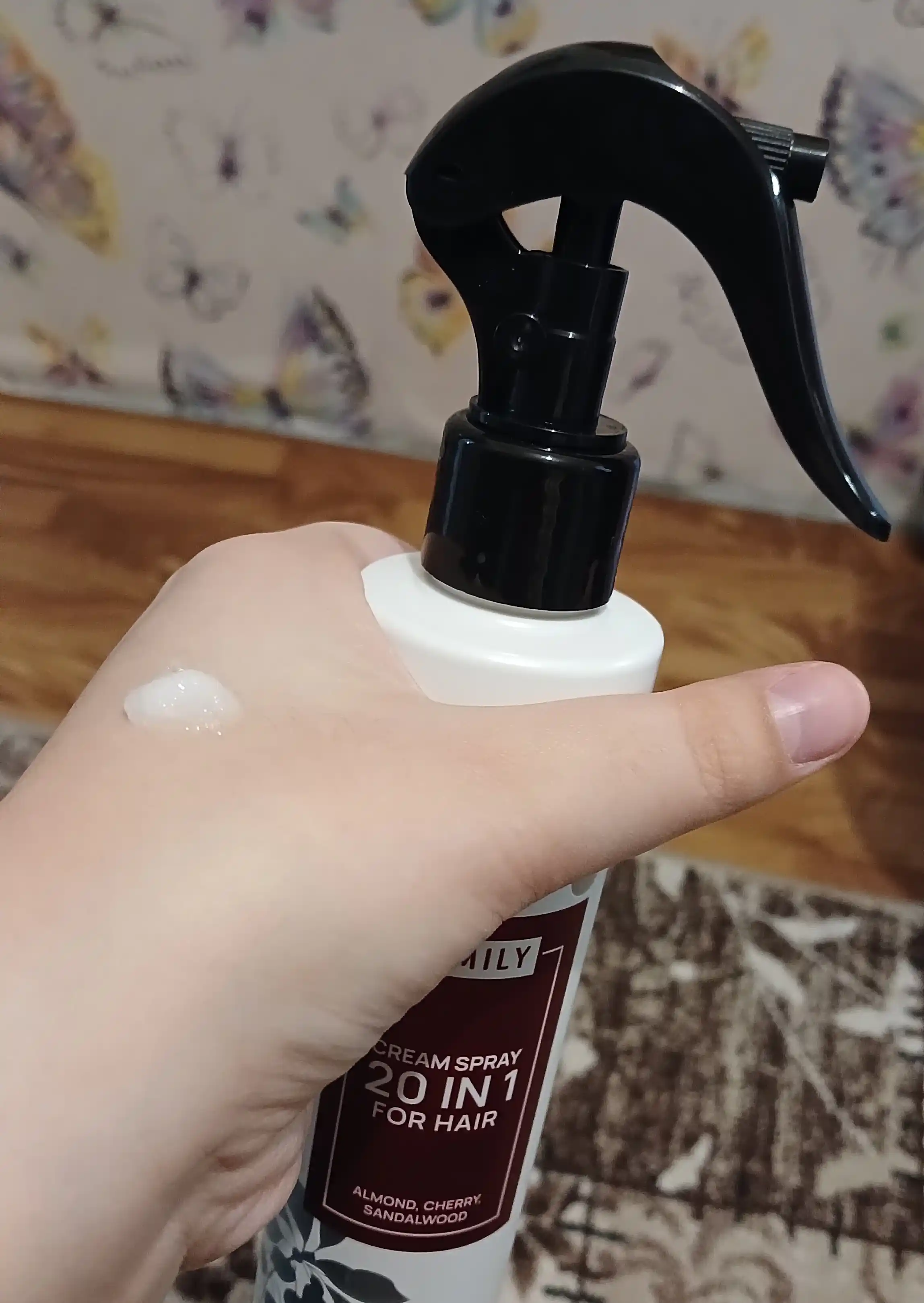 SEMILY soch spreyi, sochlarni issiqlikdan himoyalovchi xushbo‘y krem, soch parvarishi uchun 200 ml