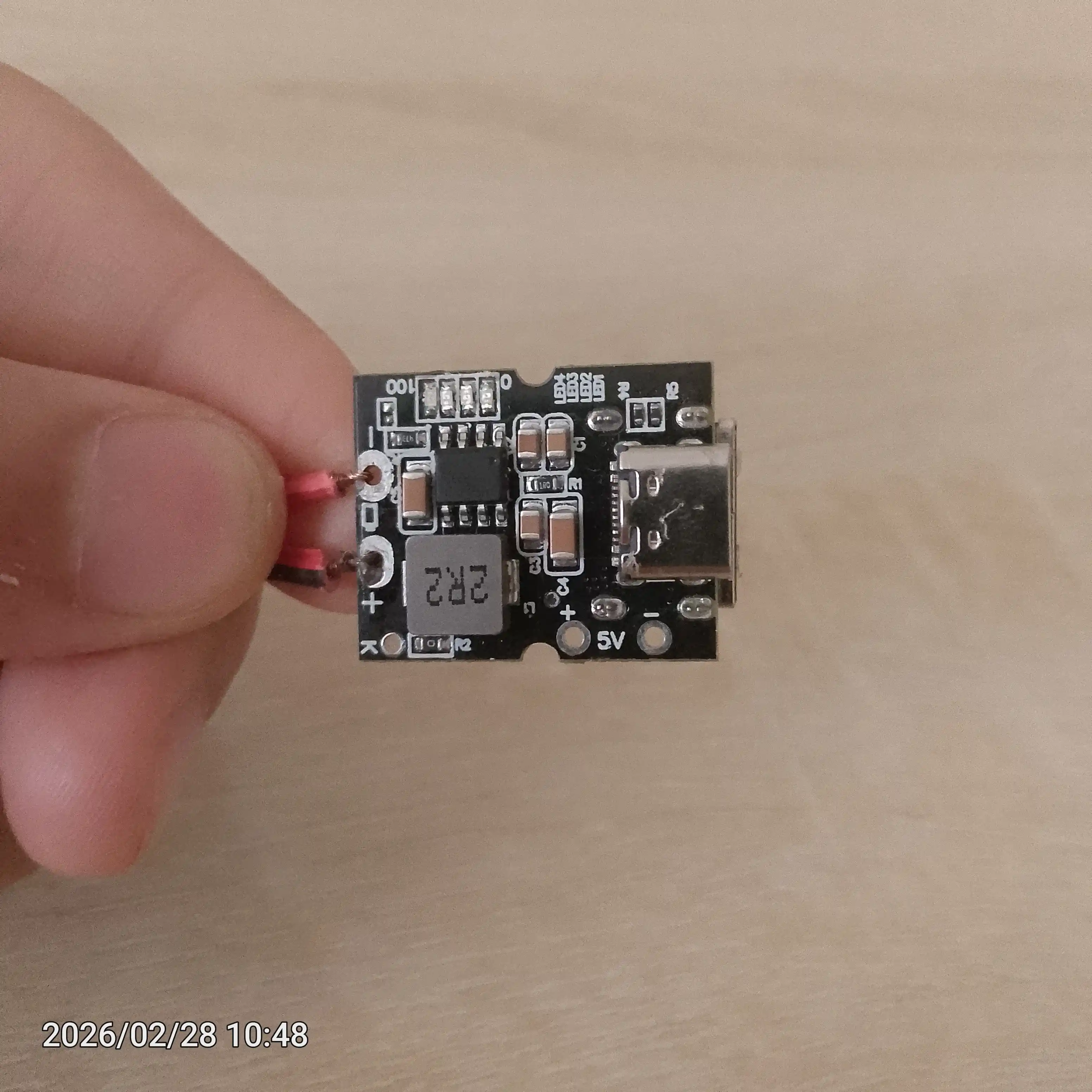 TYPE-C kirish va USB-A chiqishi 5V 2A bo'lgan PowerBANK moduli