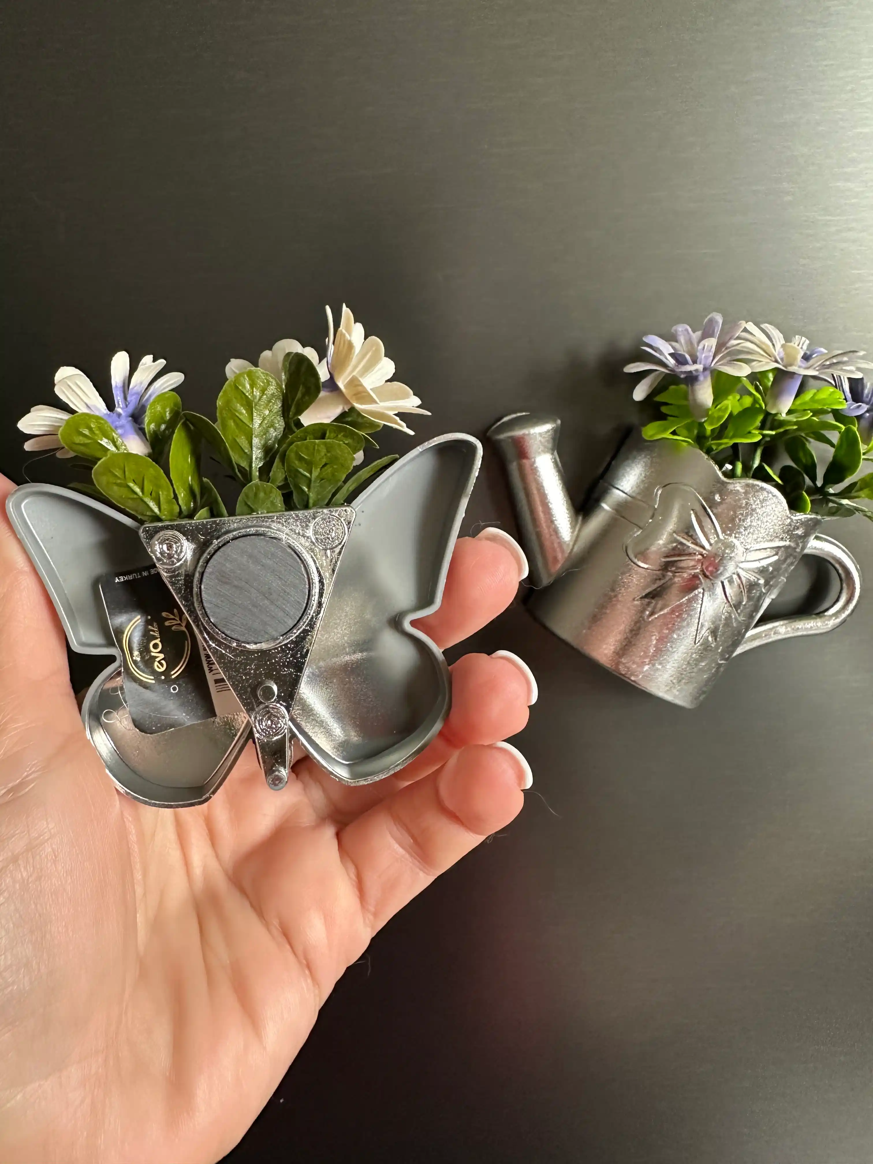 Mini-gullar bilan muzlatgich uchun kaspo magnitlari