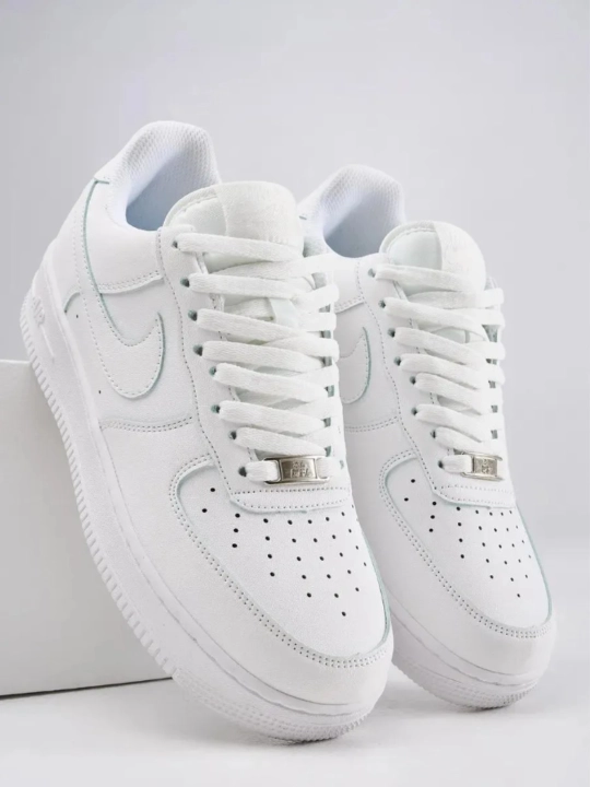 Nike Air Force 1 - erkaklar va ayollar krossovkalari, uniseks