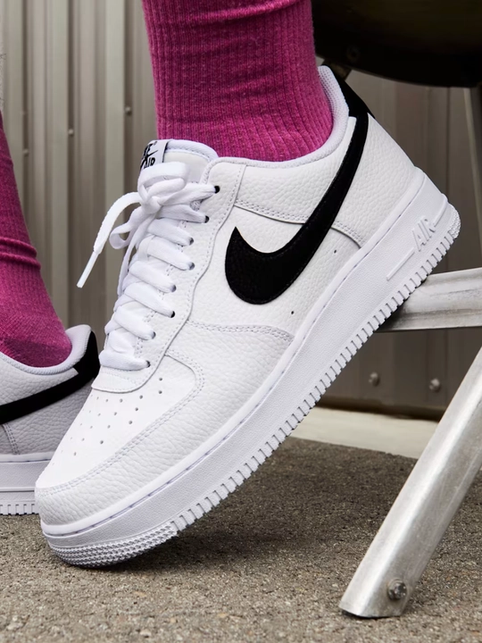 Nike Air Force 1 - erkaklar va ayollar krossovkalari, uniseks