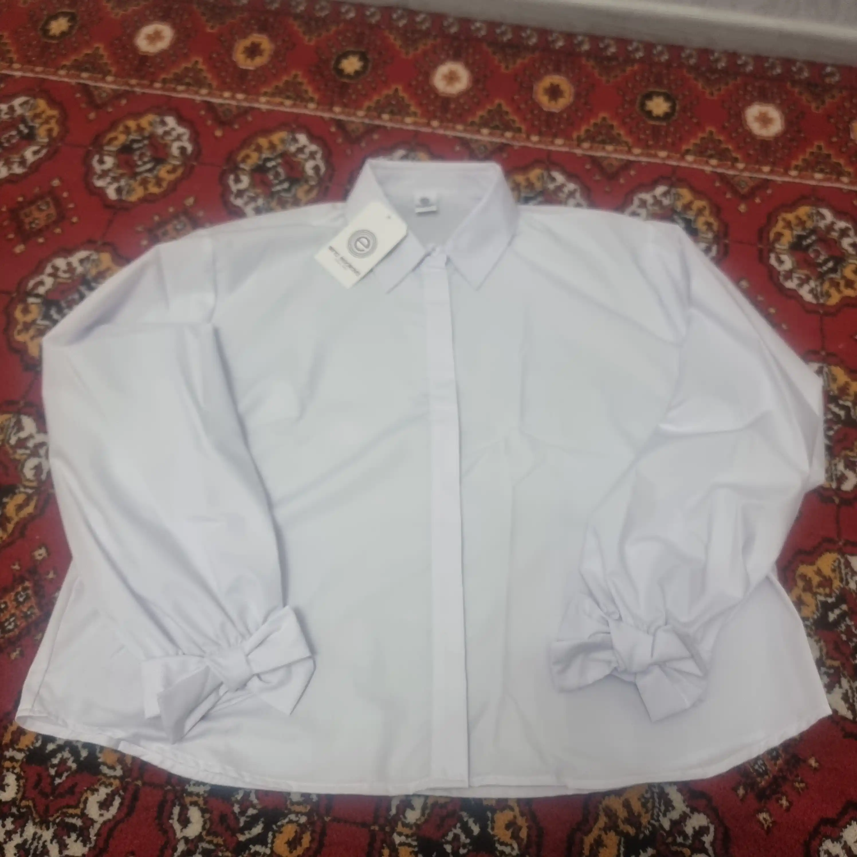 Uzun yengli va bantli ayollar bluzkasi, keng bichimli ofis ko‘ylagi