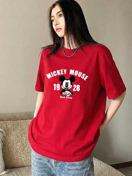 Ayollar futbolkasi