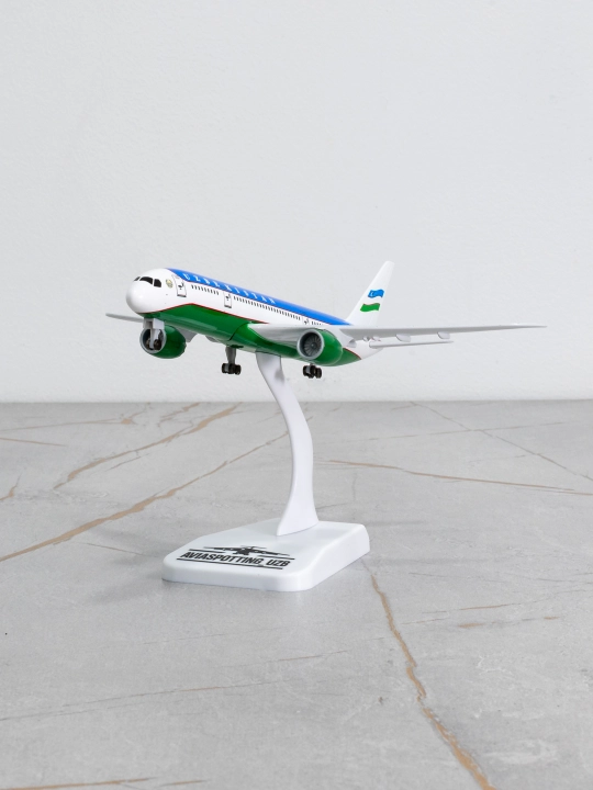 Борт №1, Модель самолёта Boeing 787-8 Dreamliner, правительство РУз, 20 см, металл + пластик