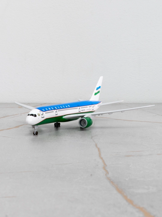 Борт №1, Модель самолёта Boeing 787-8 Dreamliner, правительство РУз, 20 см, металл + пластик - 