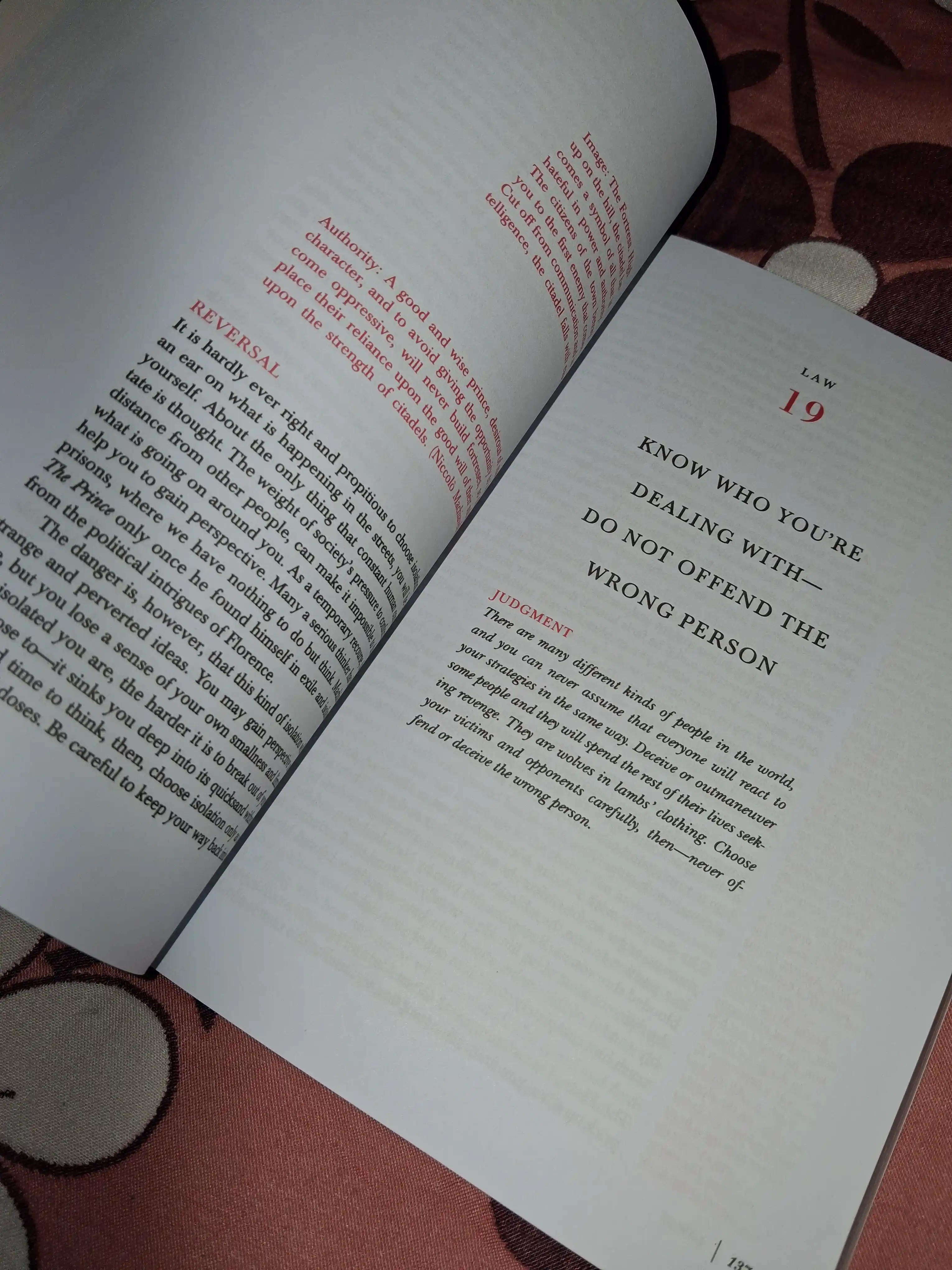 The 48 laws of Power Robert Greene