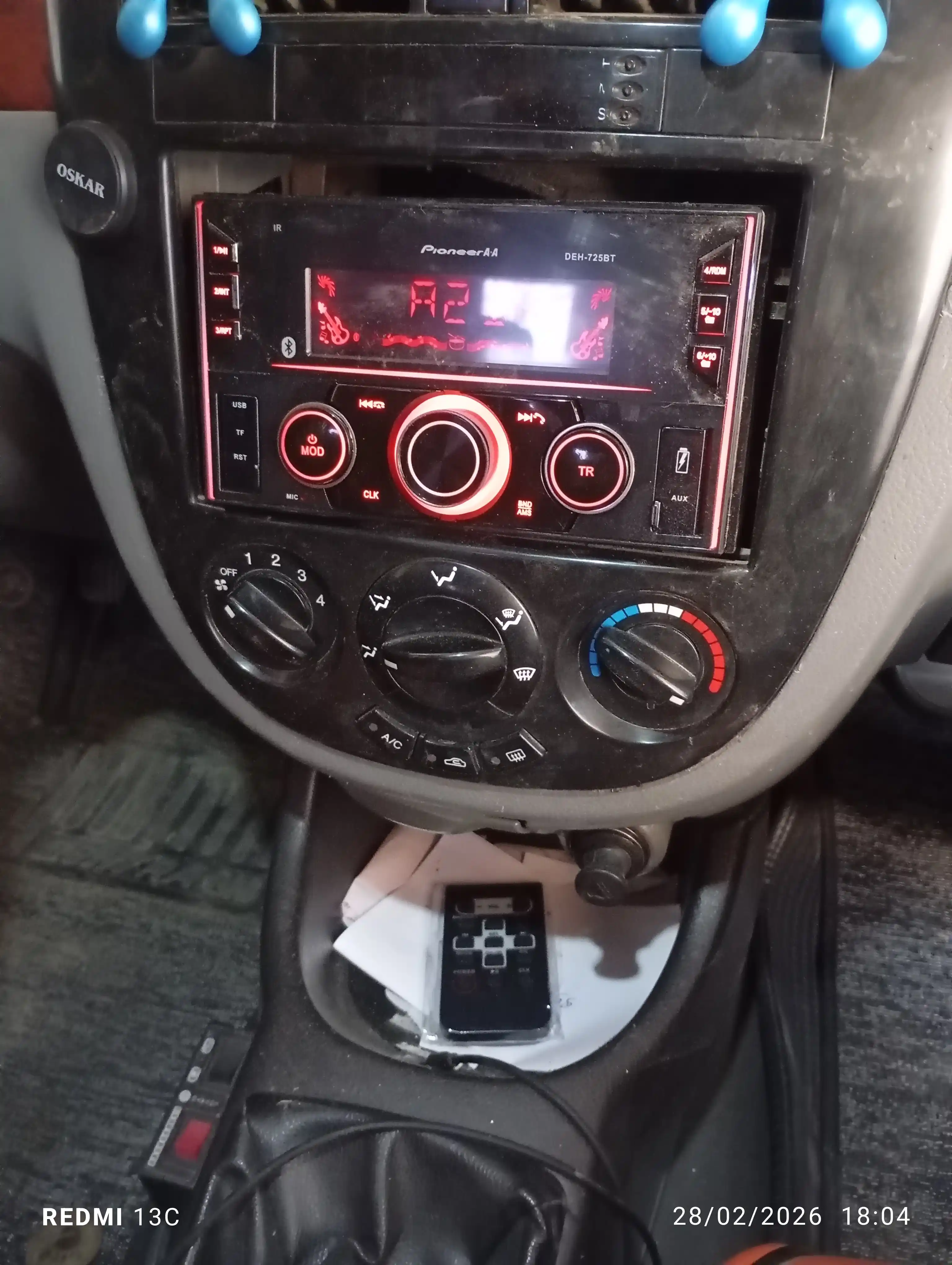 Автомагнитола Pioneer DEH-725BT с Bluetooth, USB и FM-радио