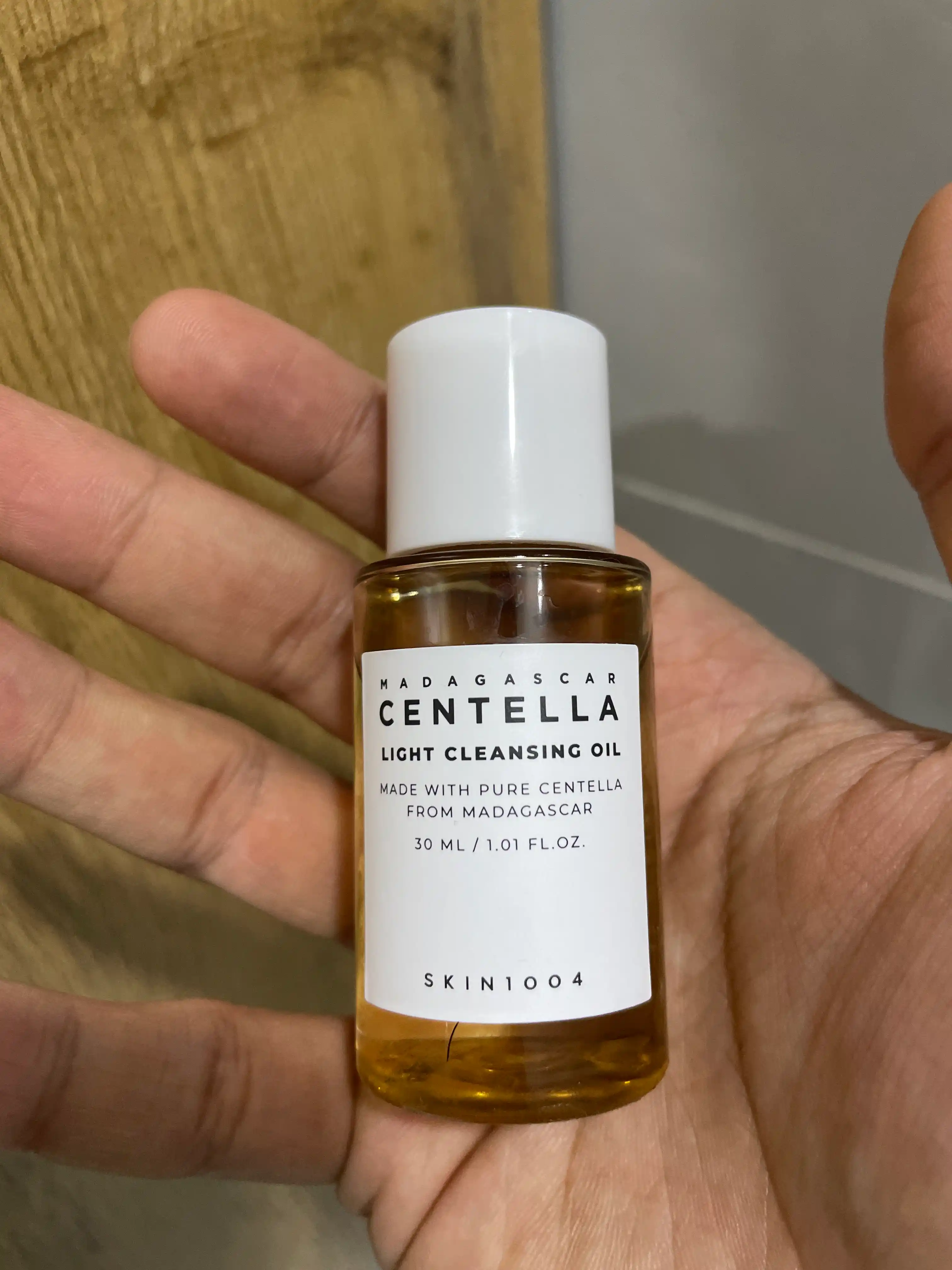 SKIN1004 Madagascar Centella Light Cleansing Oil, 30 ml, yengil tozalovchi gidrofil moy