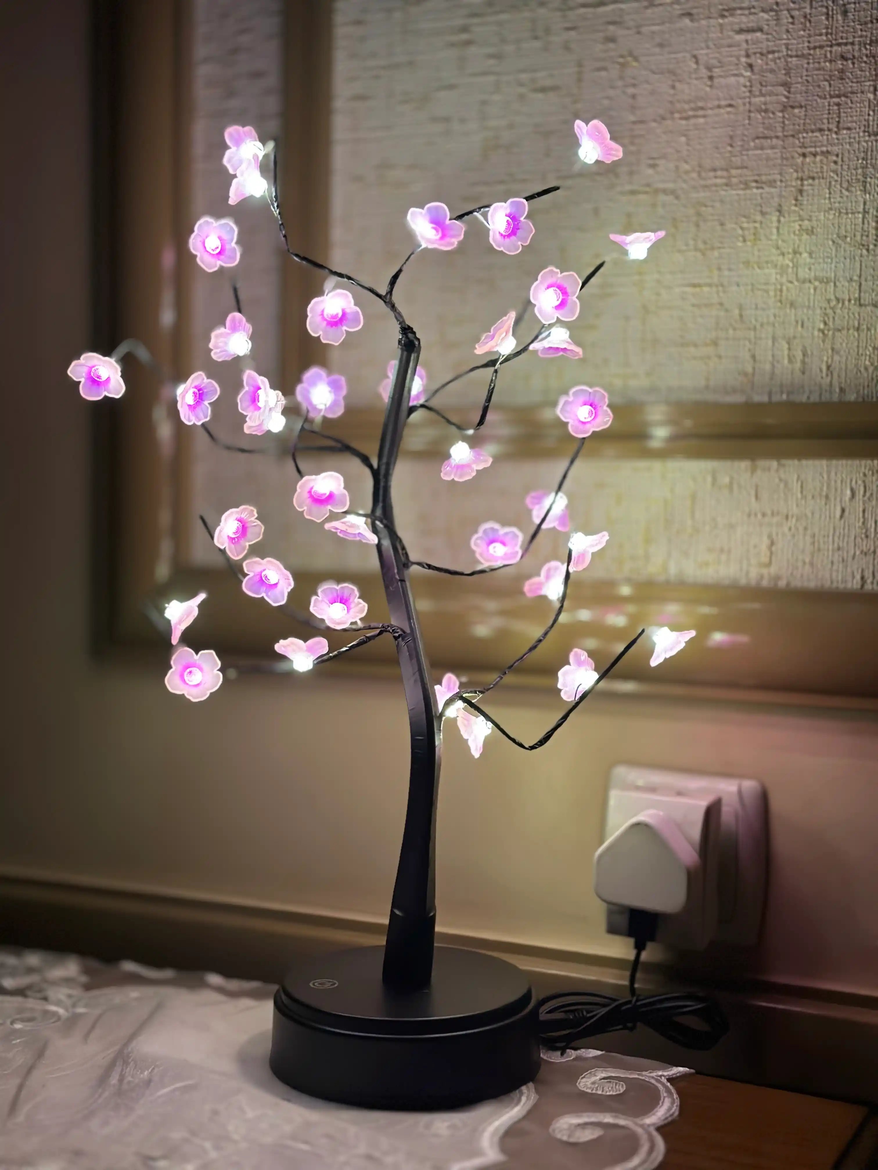Sakura gullari bilan Bonsay chiroq, LED tungi lampa