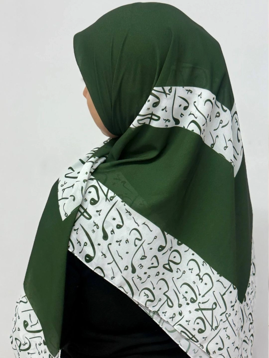 Arab yozuvli Misr romoli, razmer 140*140 sm  Ayollar uchun romollar va sharflar