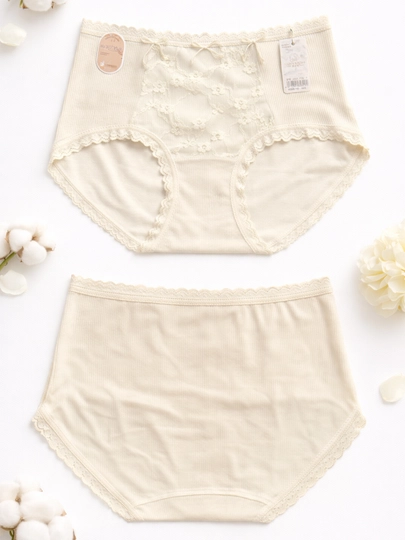 Ayollar uchun qulay dantelli trusi, standart razmer Free Size, 28 x 24 sm